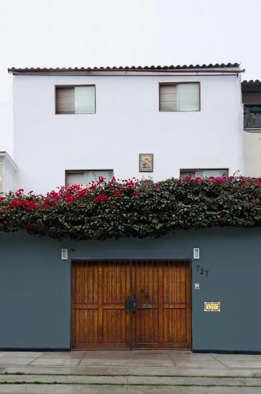 Property building in Jose Luis Hostal Boutique