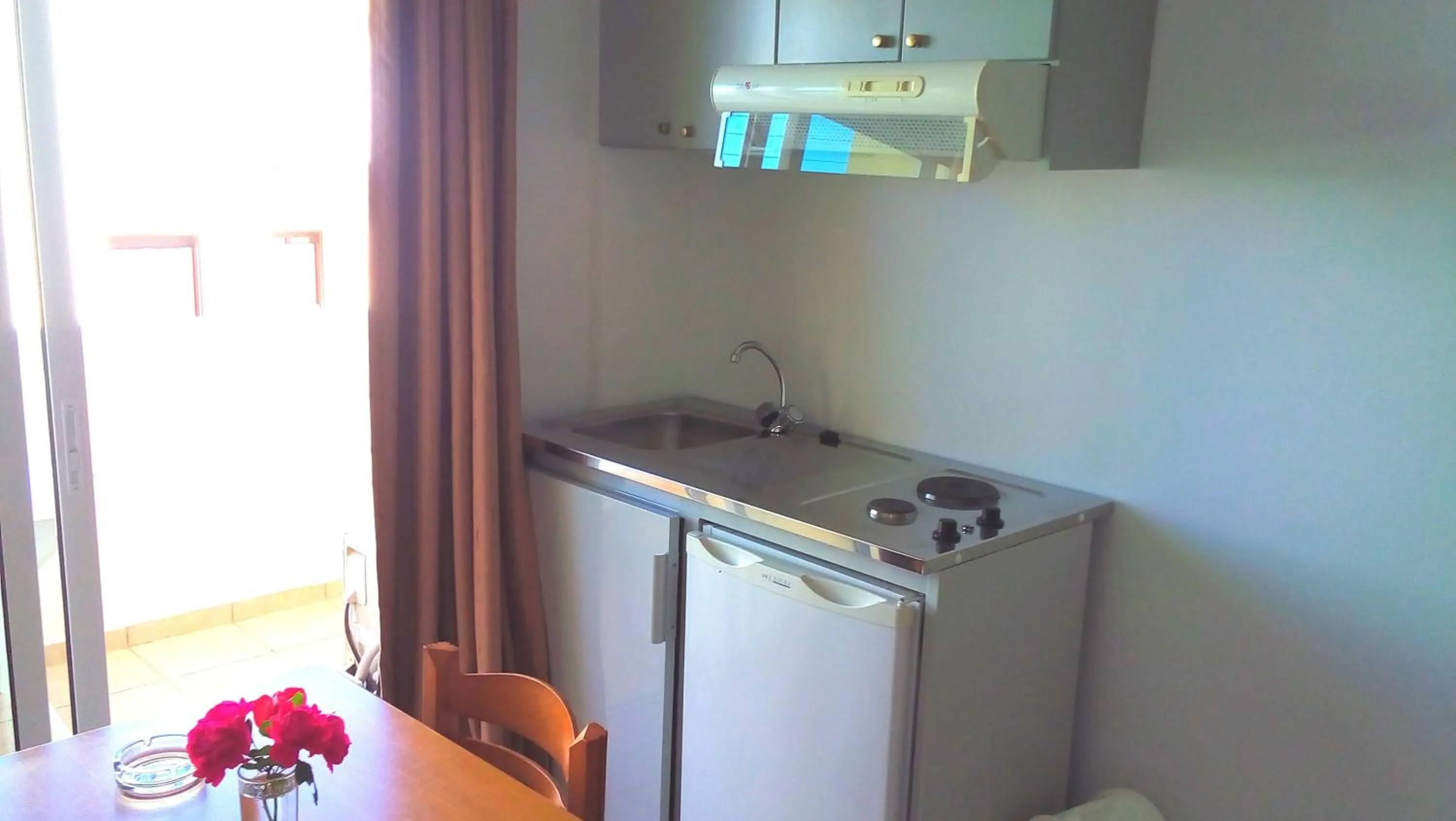 Kitchen or kitchenette in Karmi Apartments