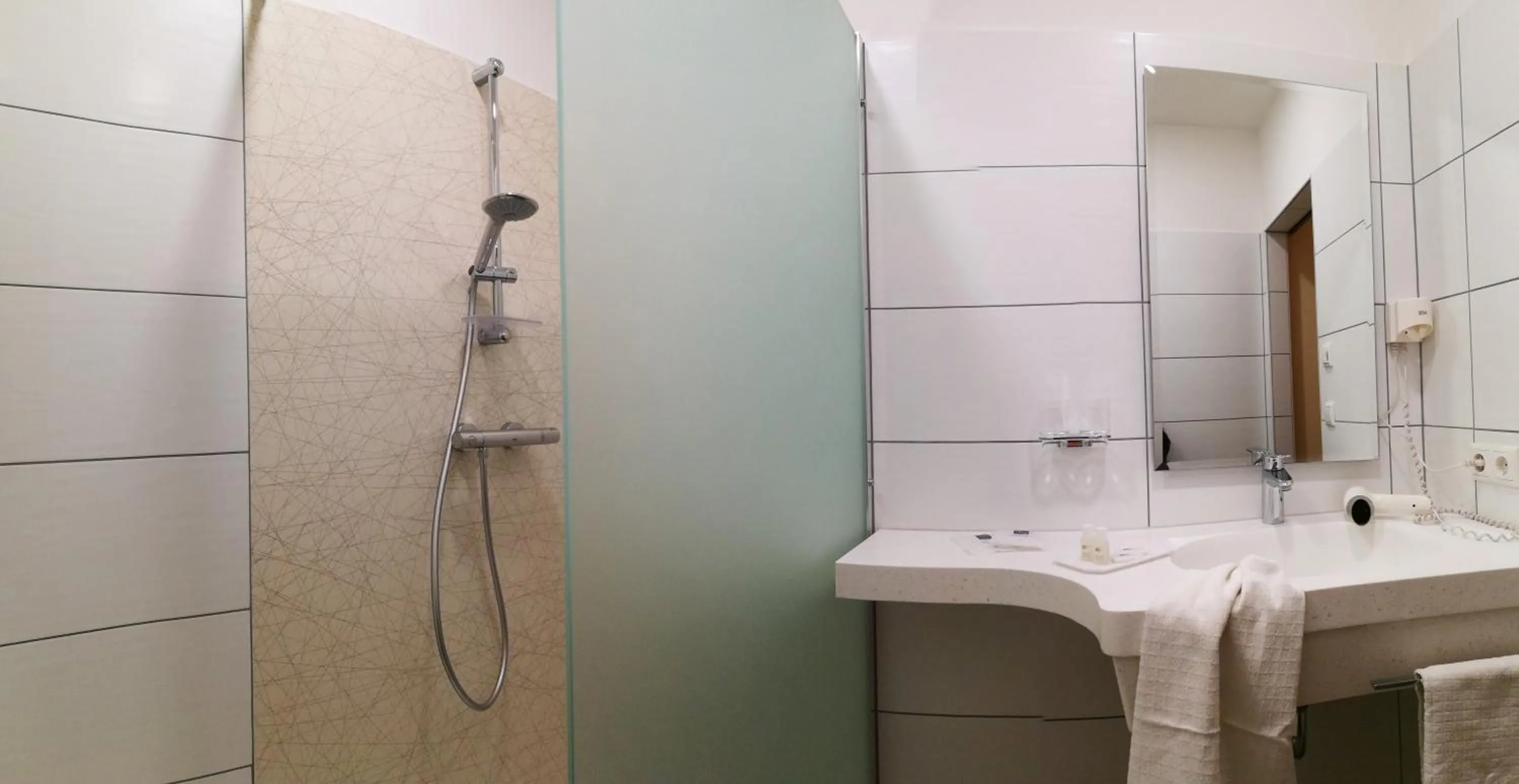 Shower in Hotel Restaurant zum Schwan