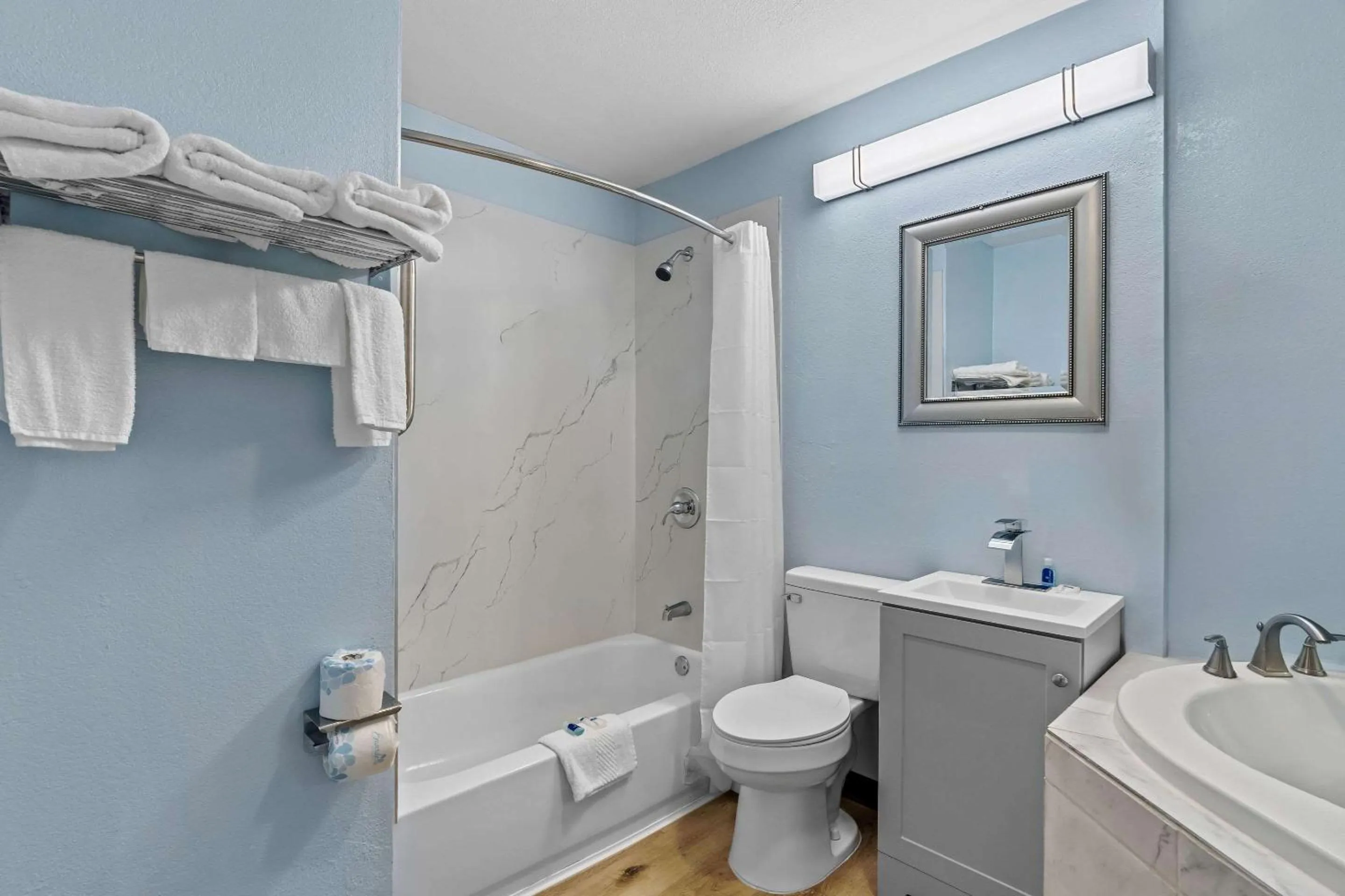 Bedroom in Rodeway Inn & Suites Brookhaven