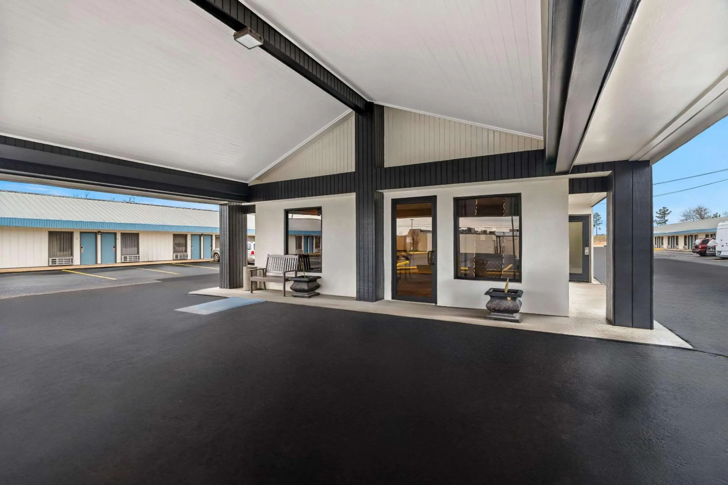 Property building in Rodeway Inn & Suites Brookhaven