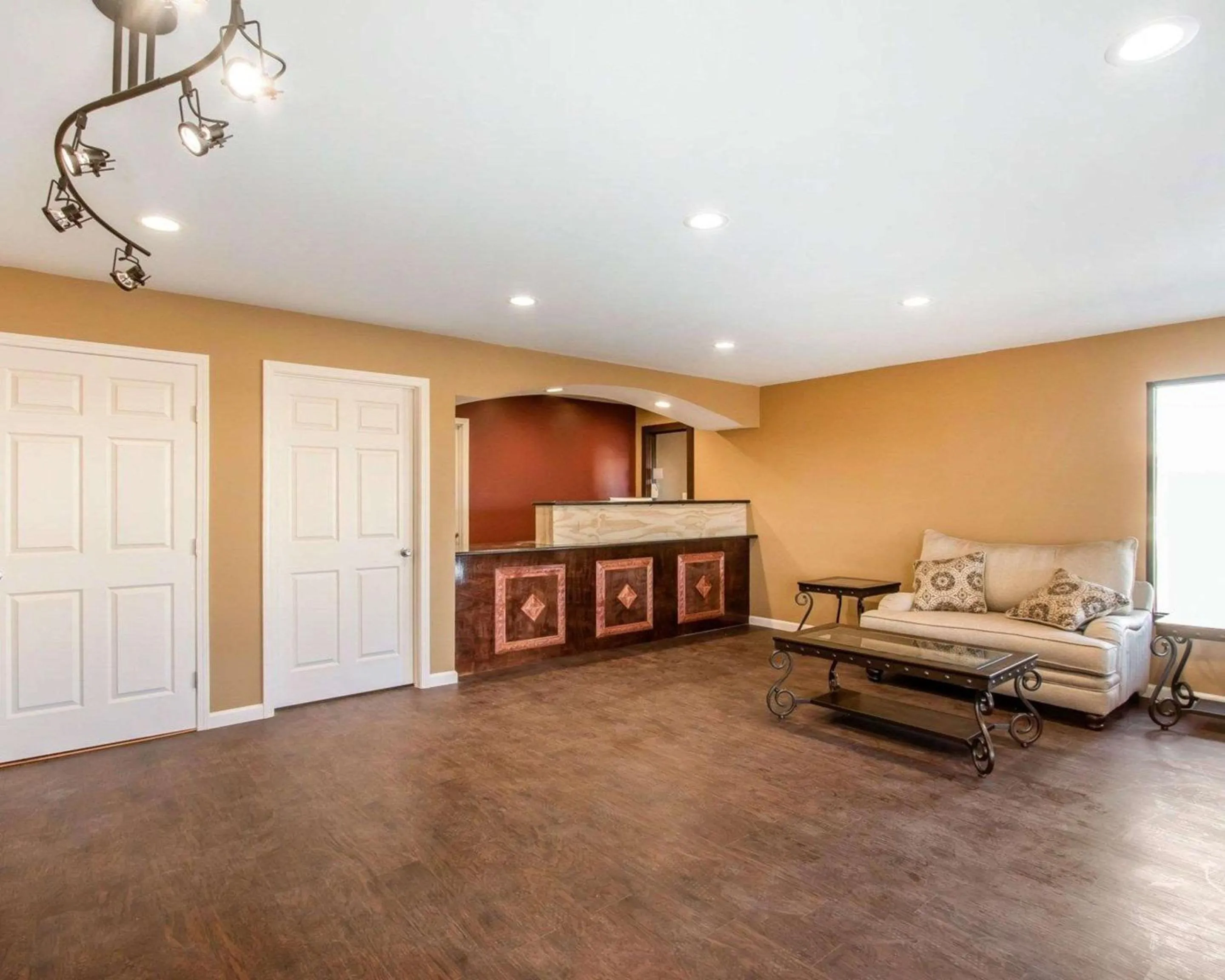 Lobby or reception in OYO Hotel Brookhaven MS - I-55