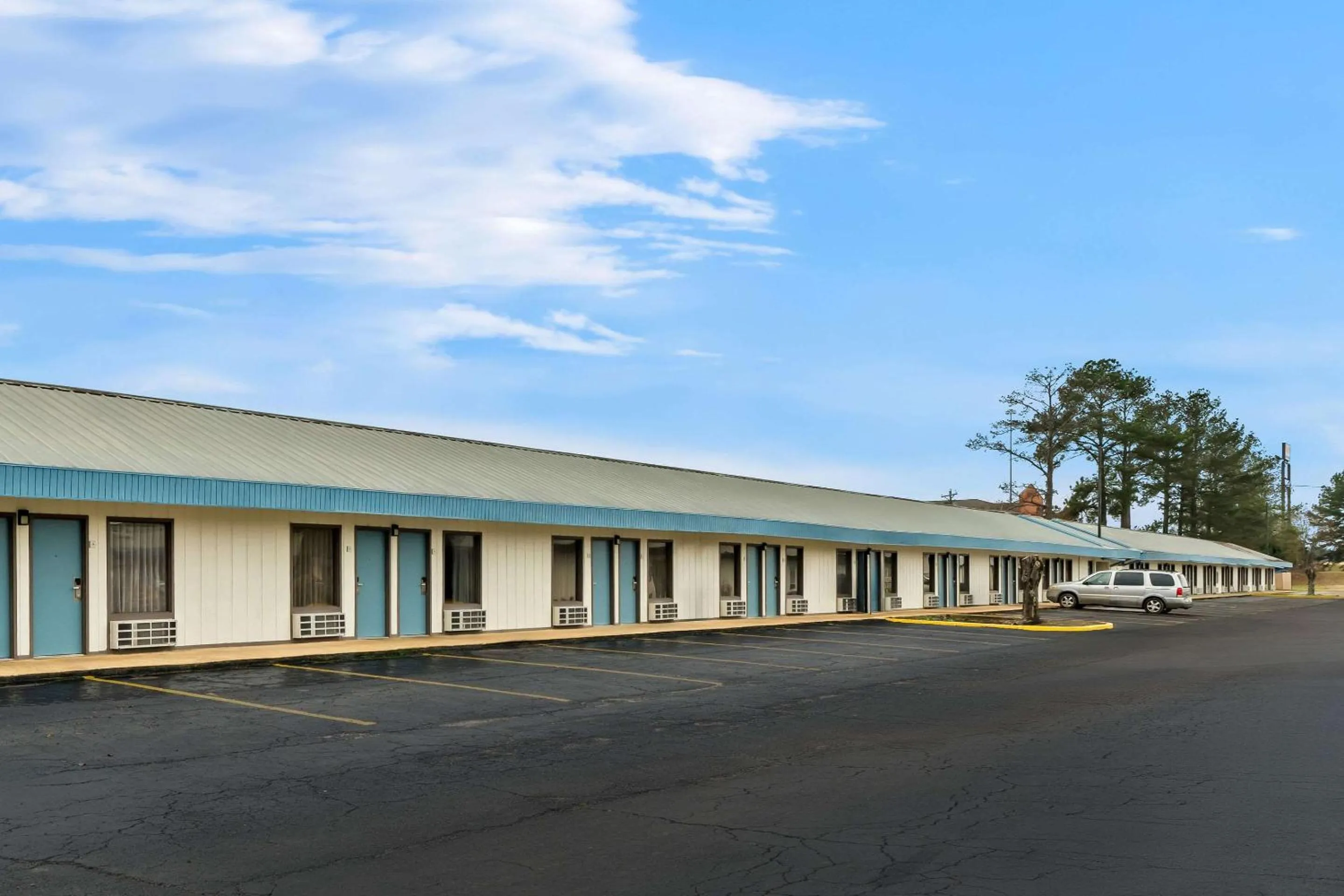 Property building in Rodeway Inn & Suites Brookhaven