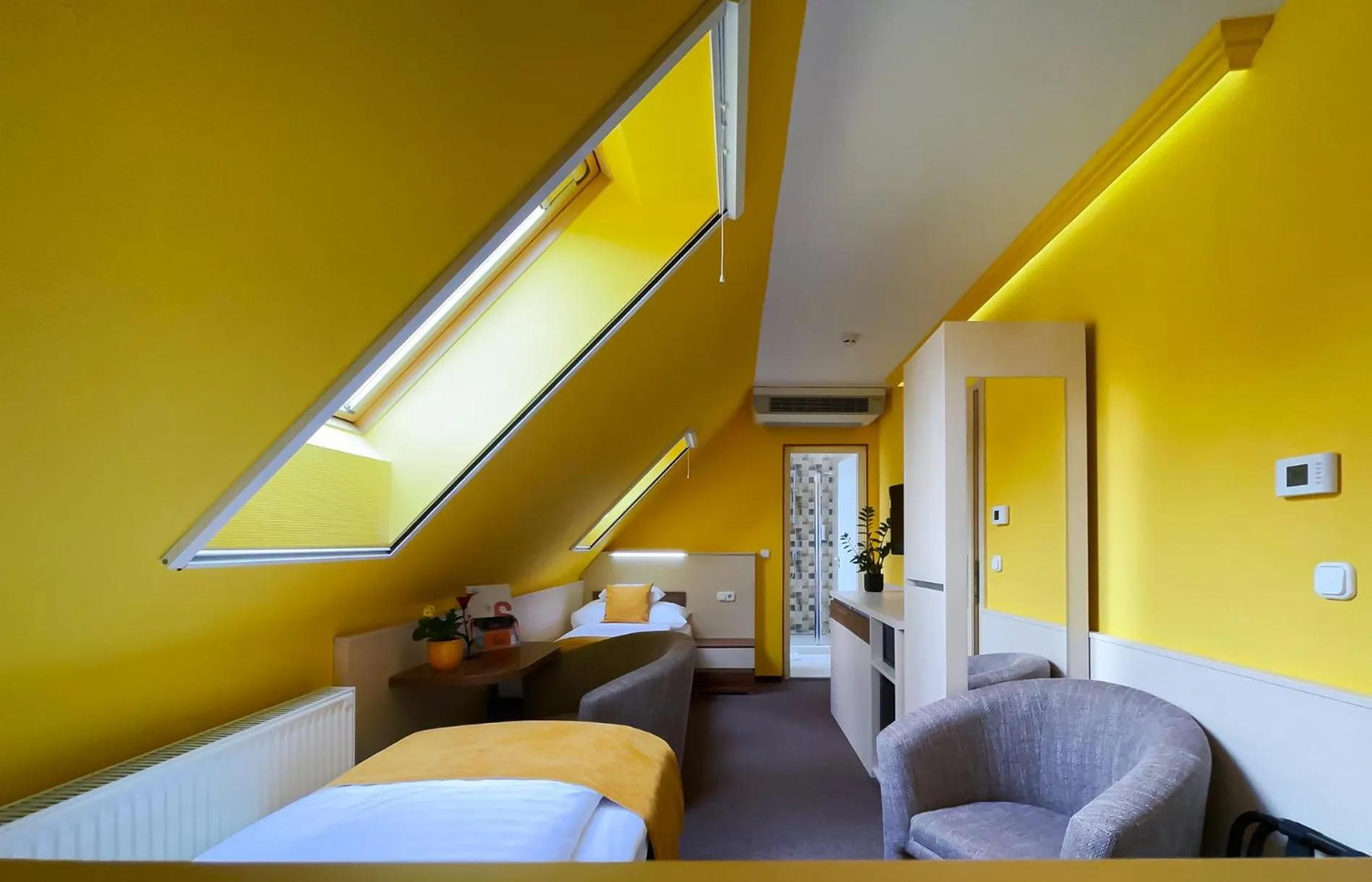 Photo of the whole room in Hotel Mayer Alsóörs