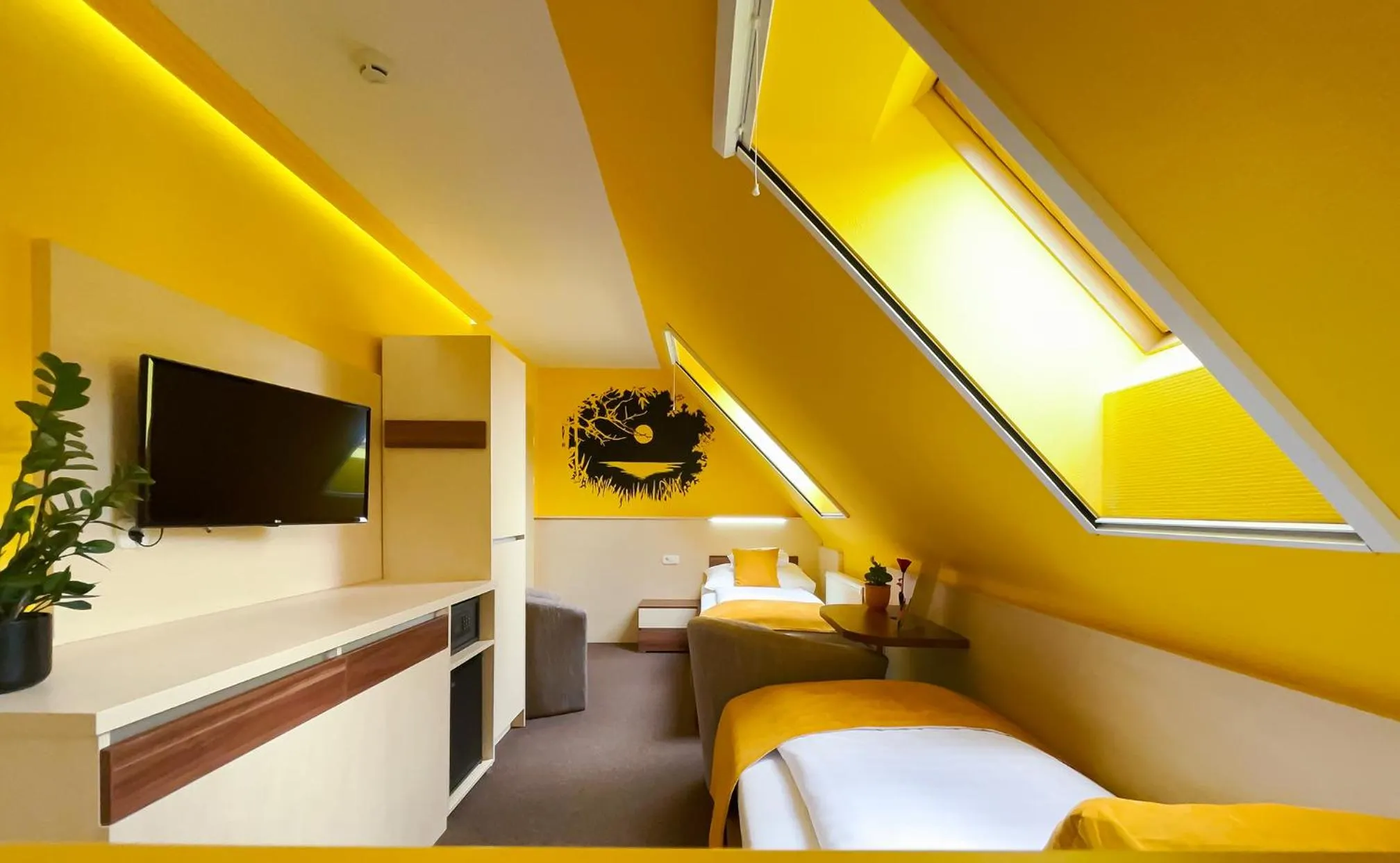 Photo of the whole room in Hotel Mayer Alsóörs