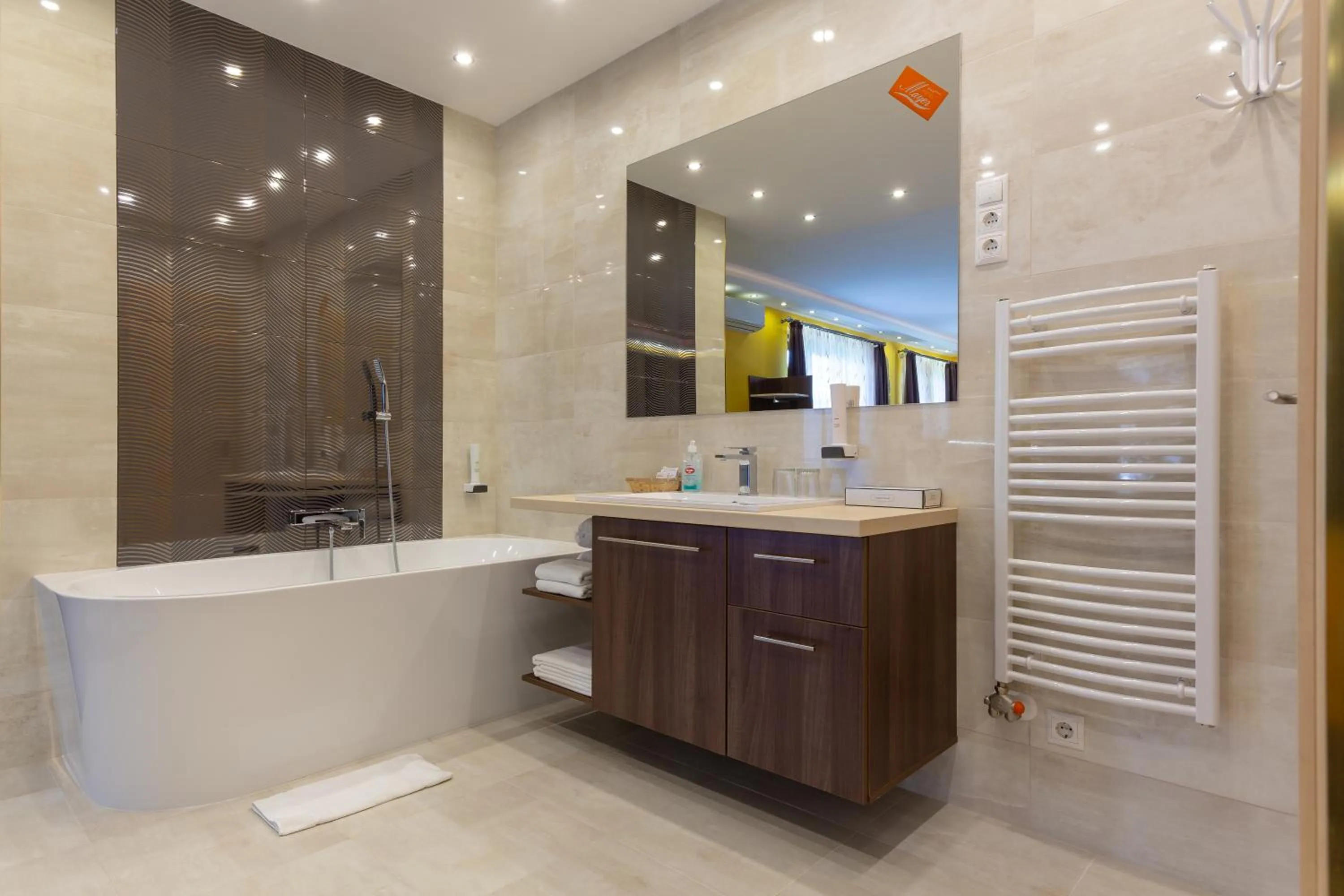 Bathroom in Hotel Mayer Alsóörs