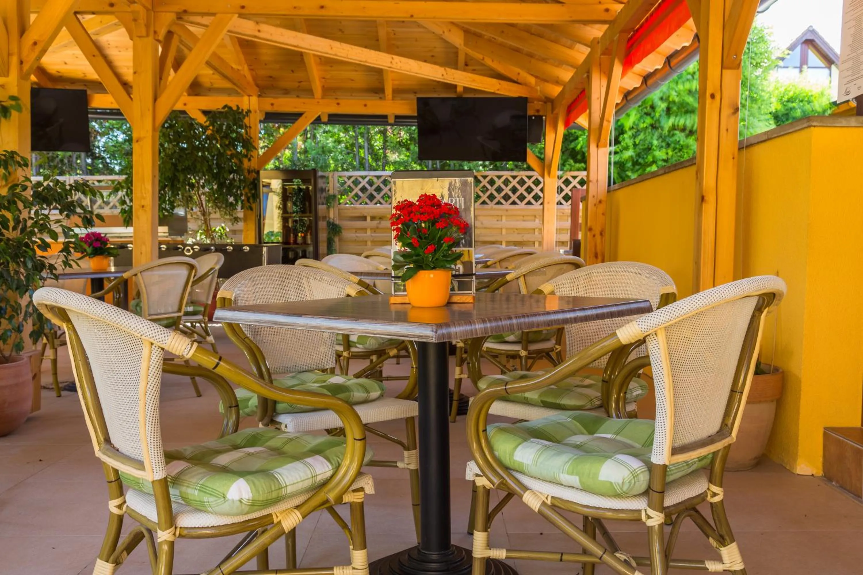 Balcony/Terrace in Hotel Mayer Alsóörs