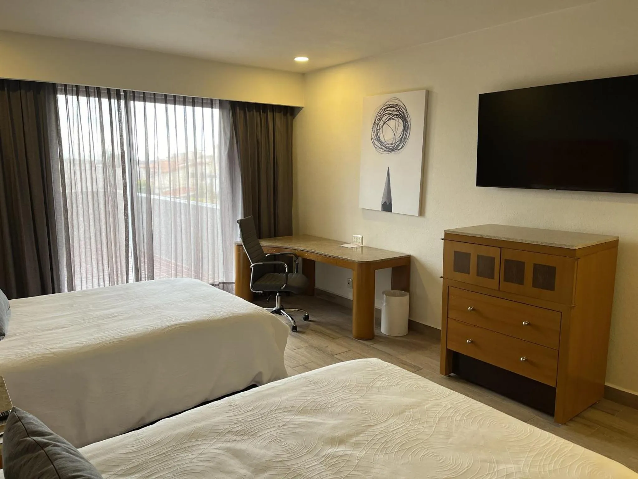 Property building, Bed in Real Inn Torreon