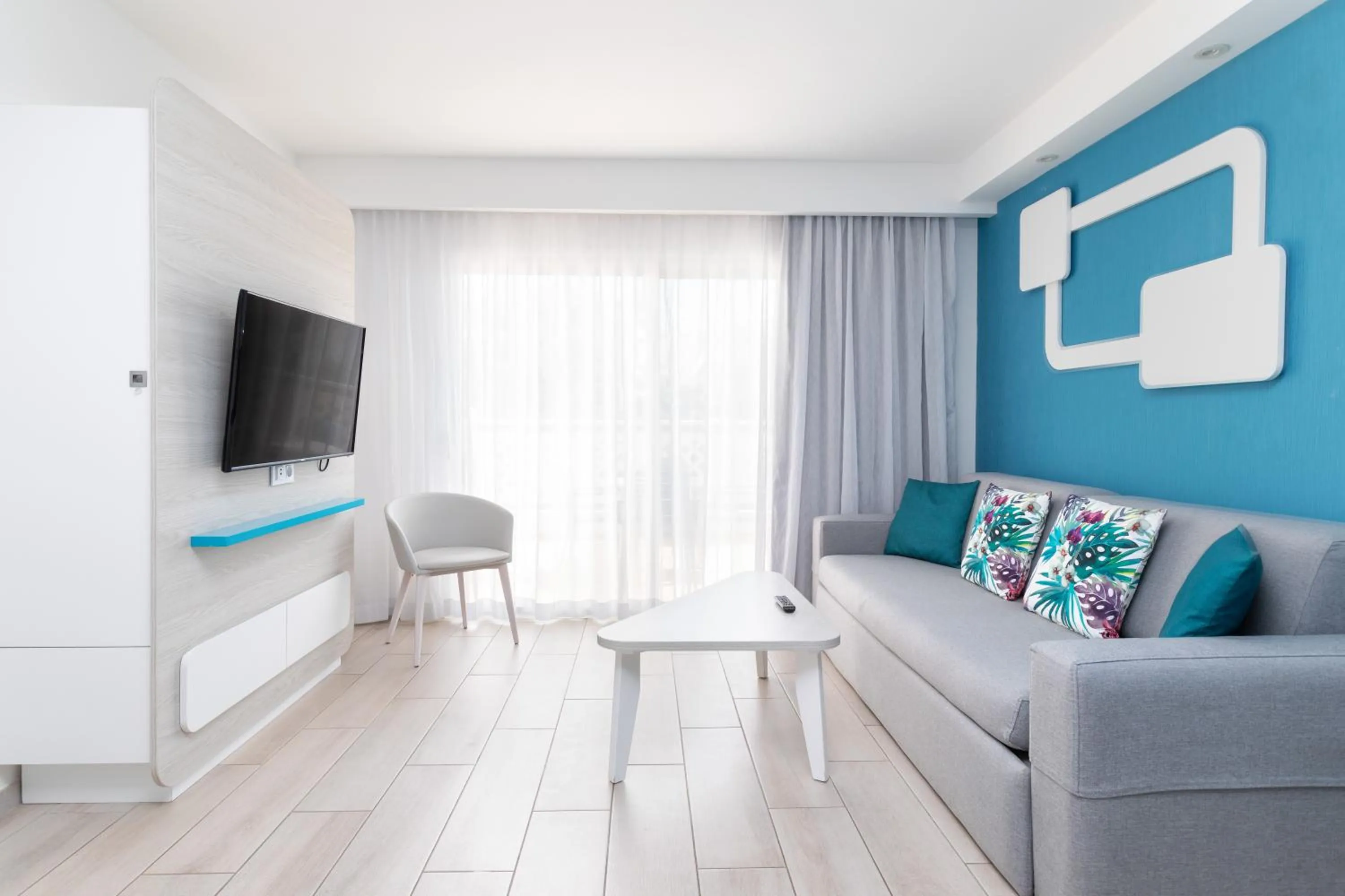 TV and multimedia in Hotel Tropical Park