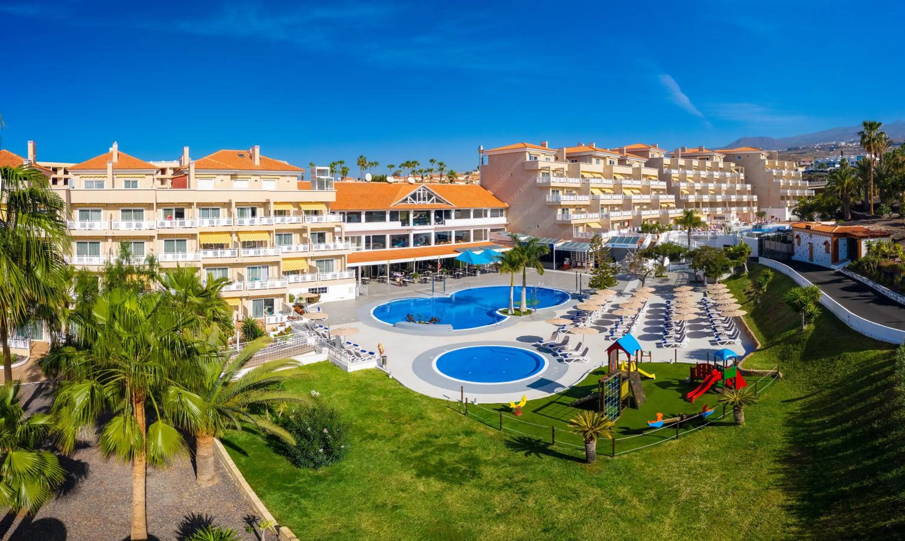 Property building in Hotel Tropical Park