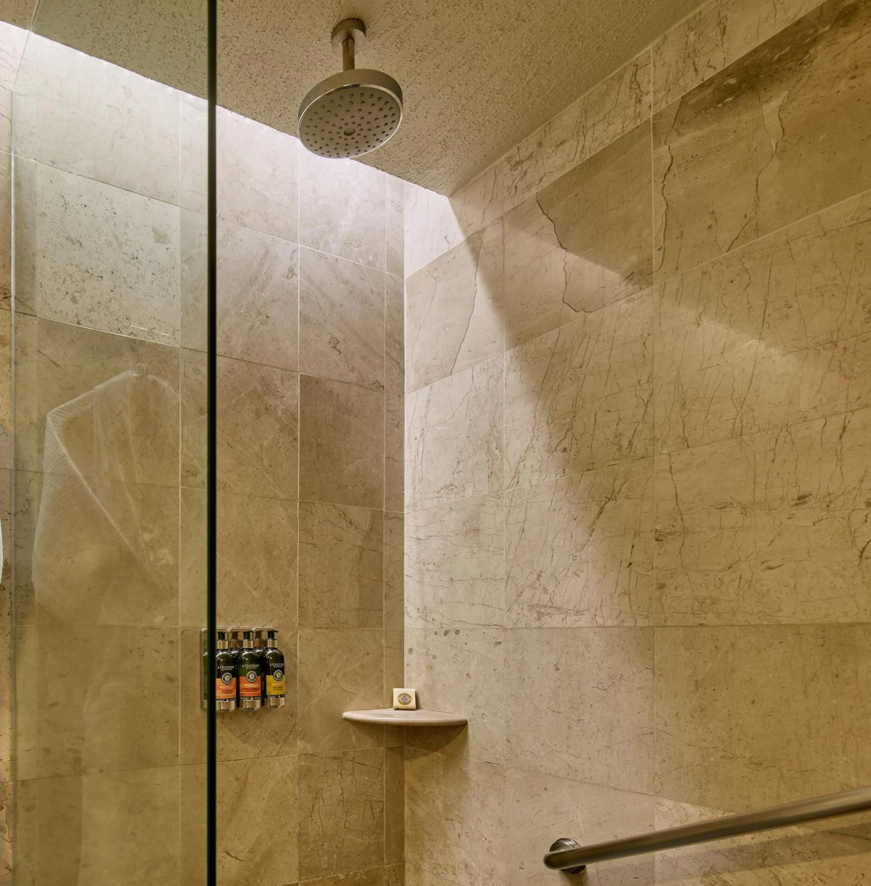 Shower in Grand Fiesta Americana Sumiya Cuernavaca