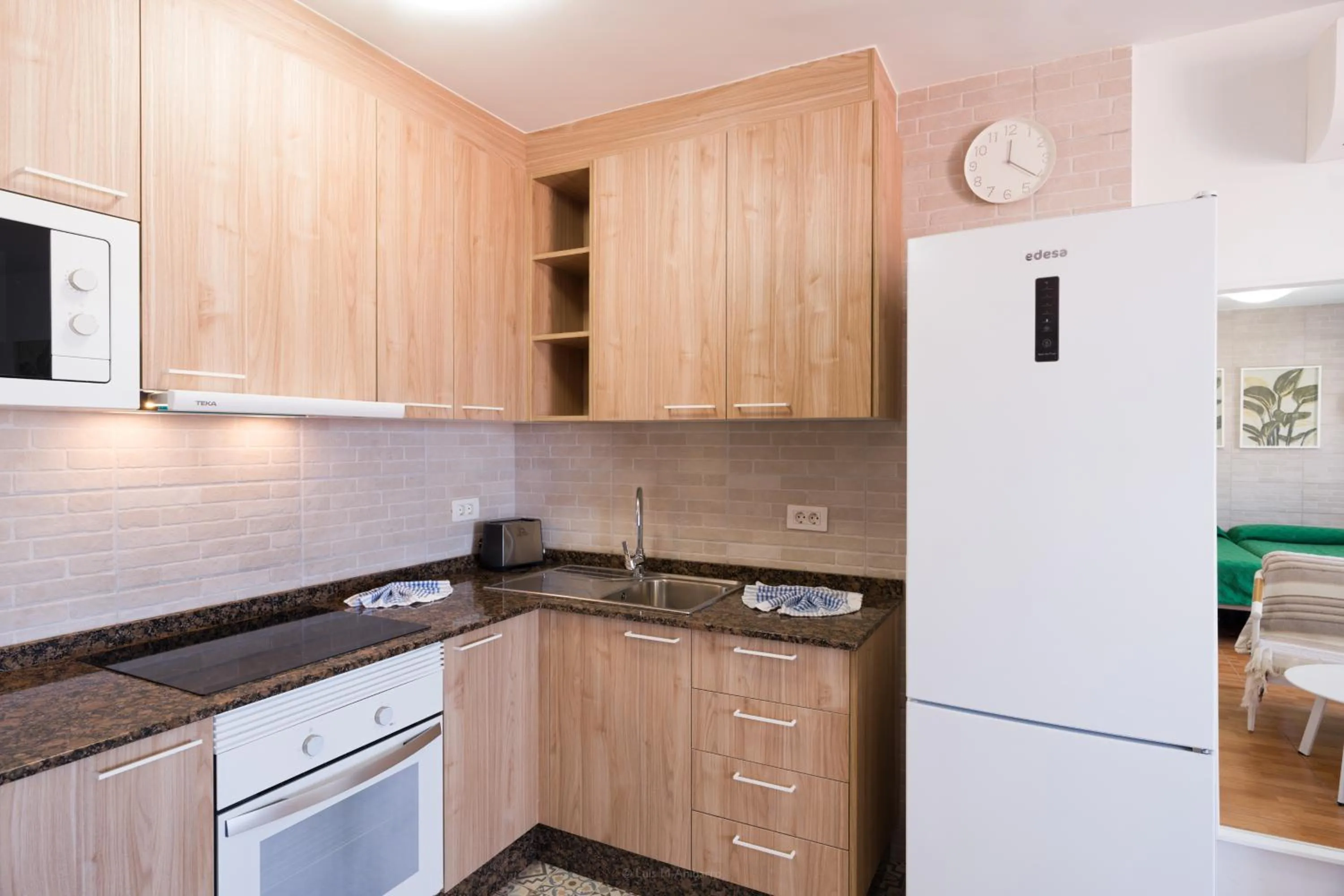 kitchen in Apartamentos Tinerfe Garden