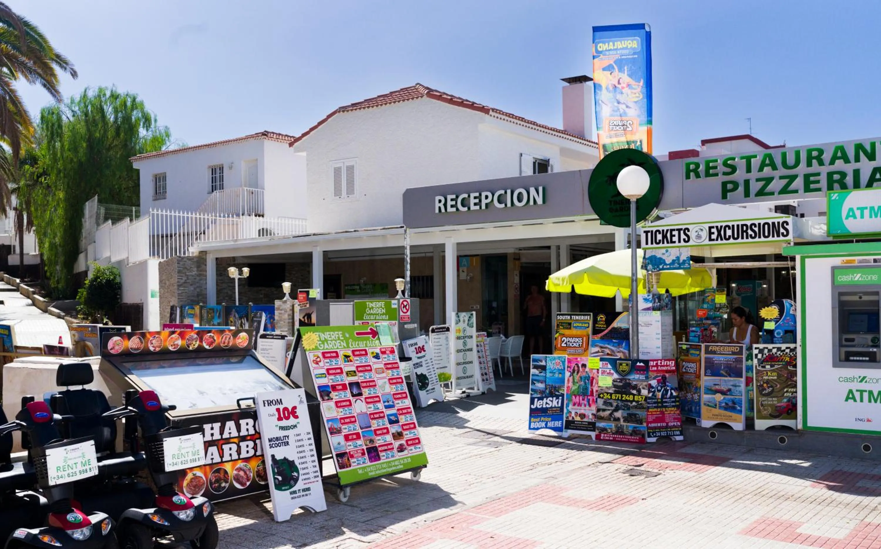 On-site shops in Apartamentos Tinerfe Garden