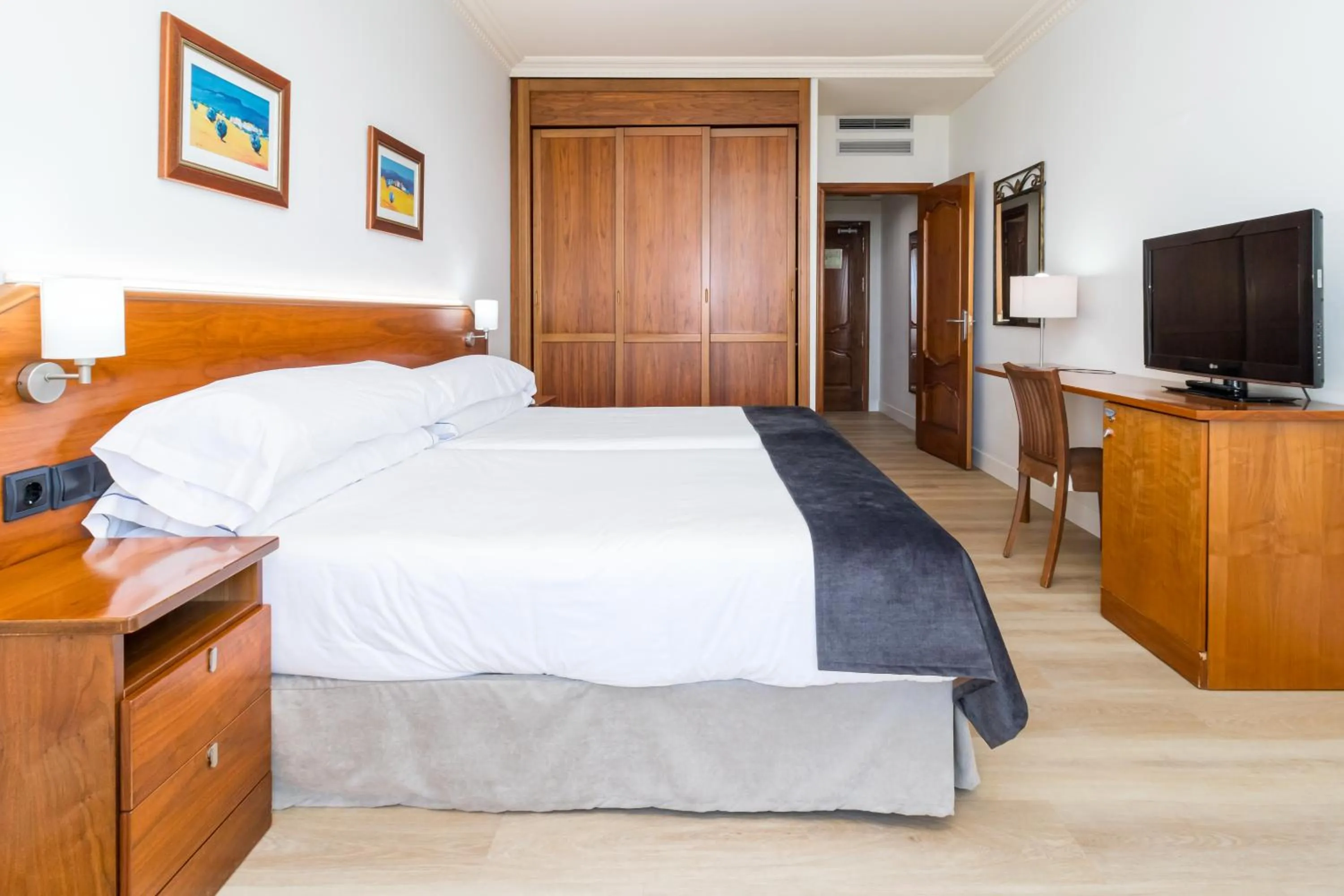 Bedroom, Bed in Hotel Milagros Golf