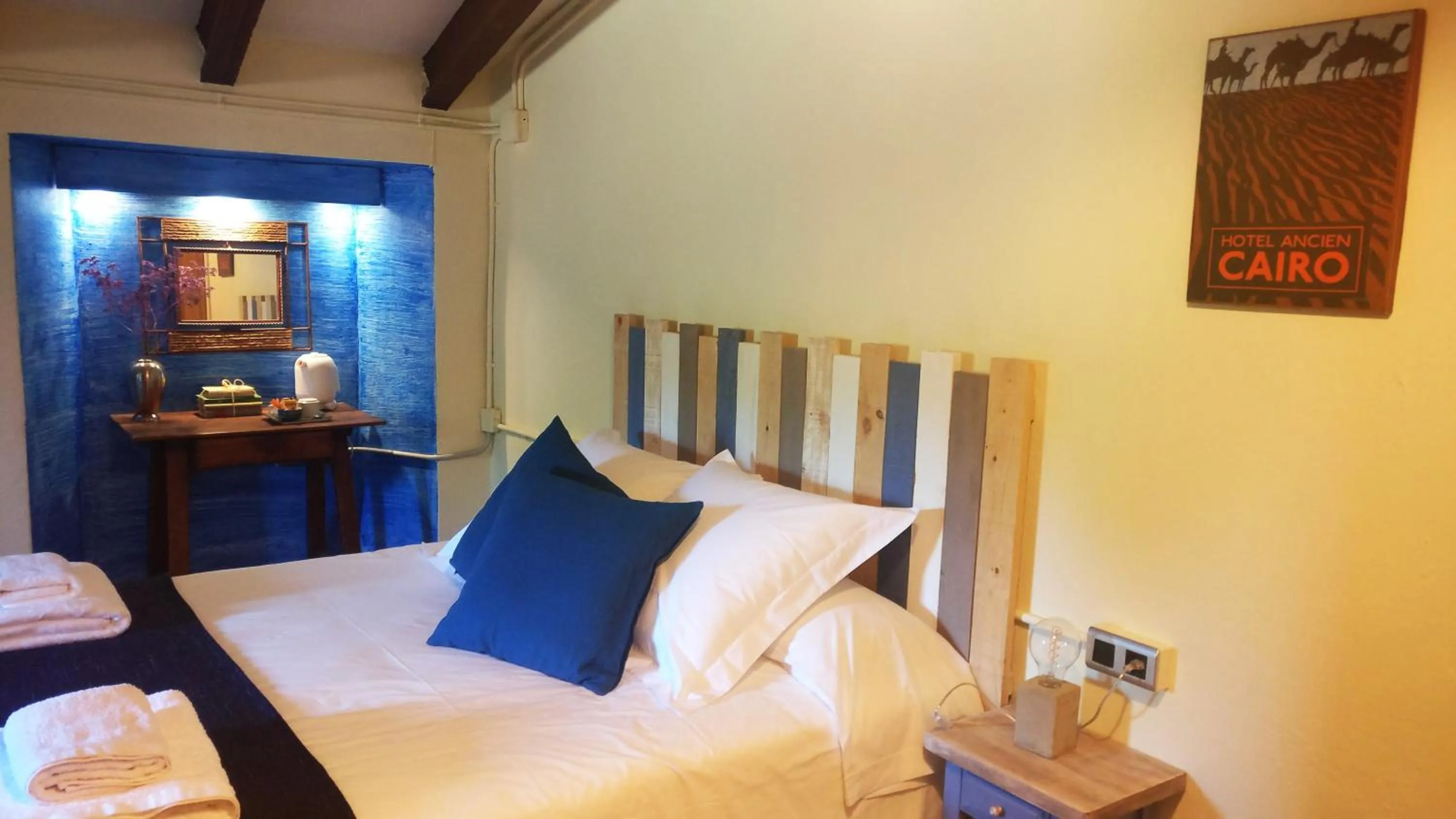 Bedroom, Bed in Masia Can Bachs