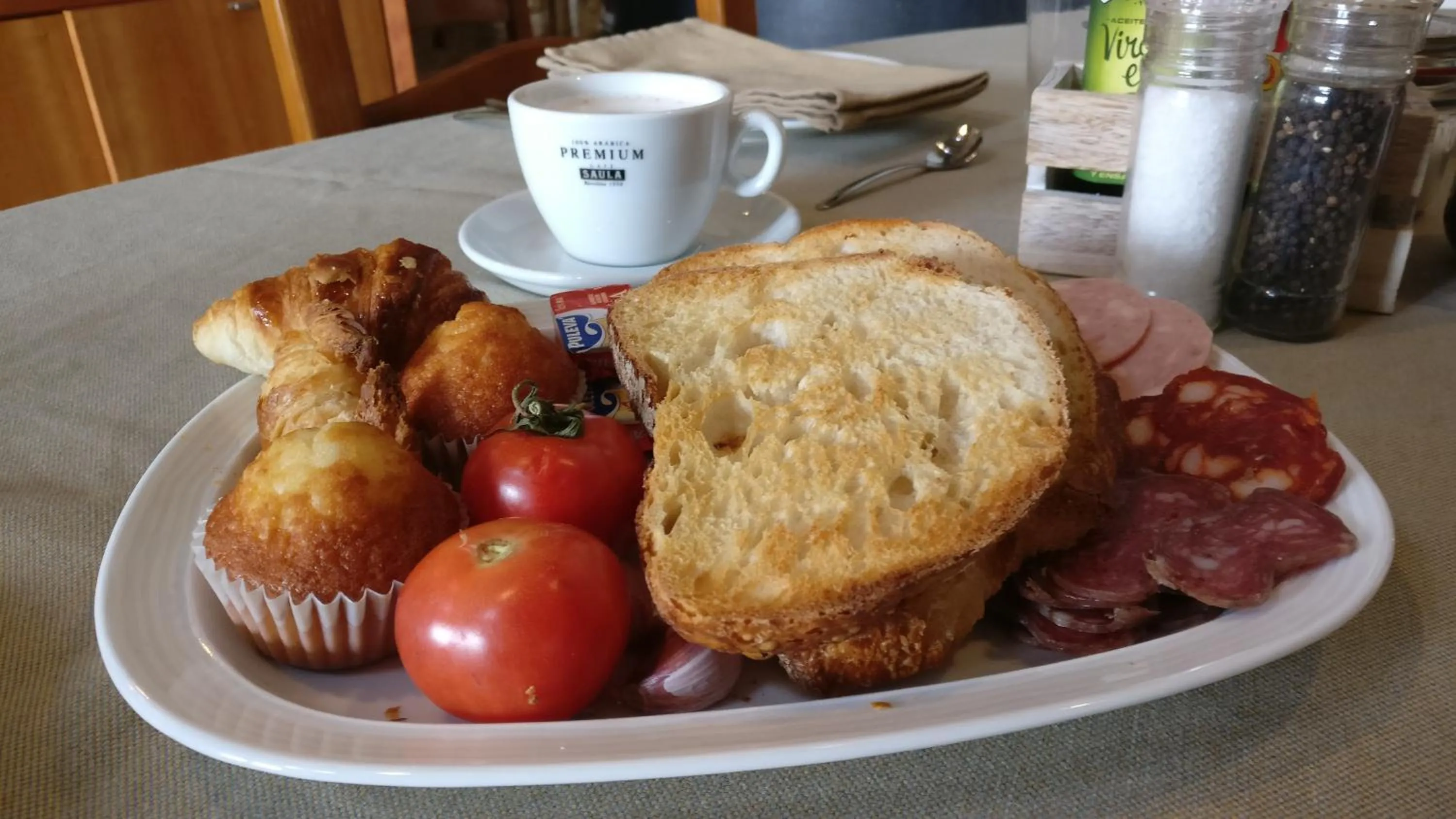 Food and drinks in Masia Can Bachs