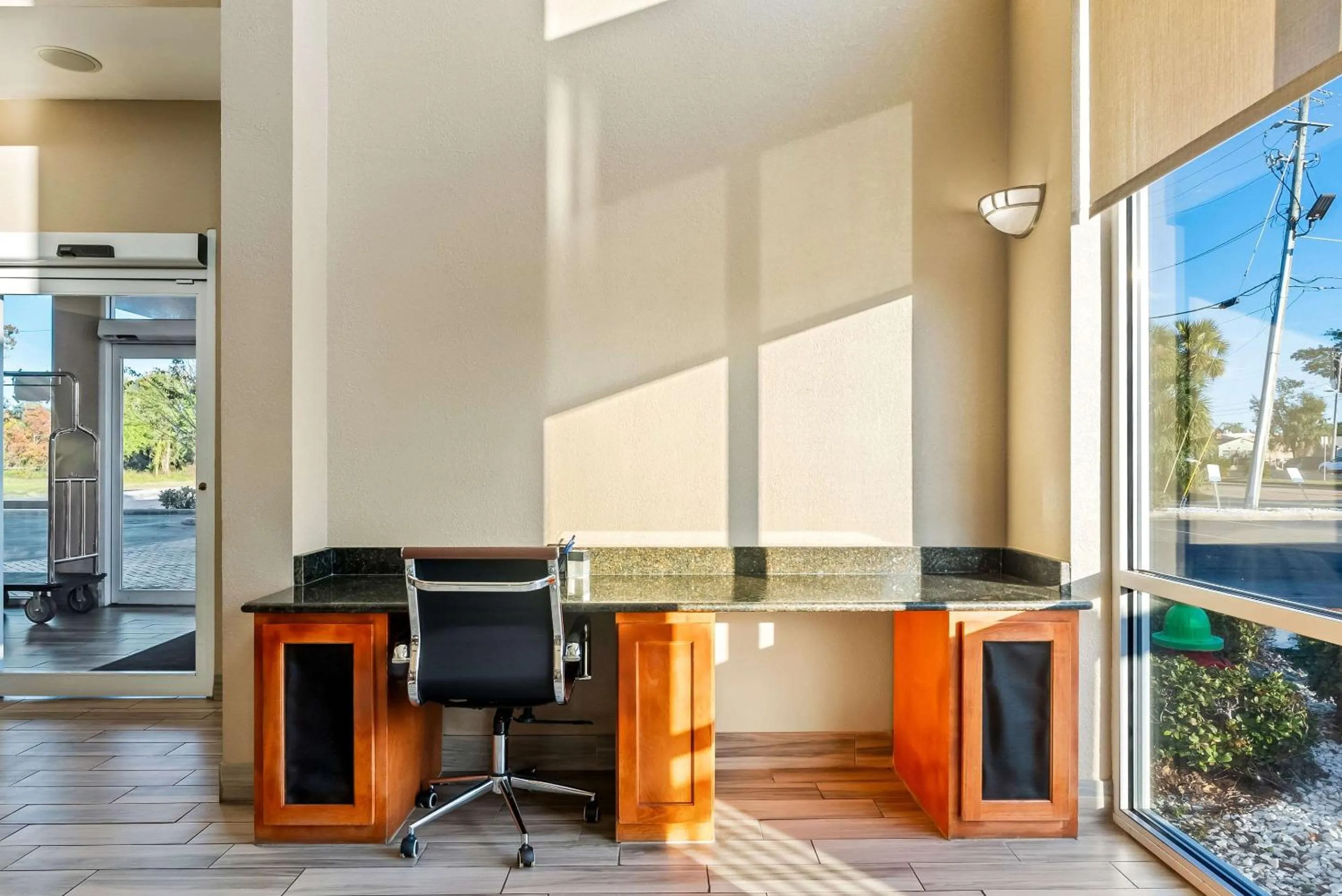 Business facilities in Comfort Inn & Suites Panama City - St Andrew