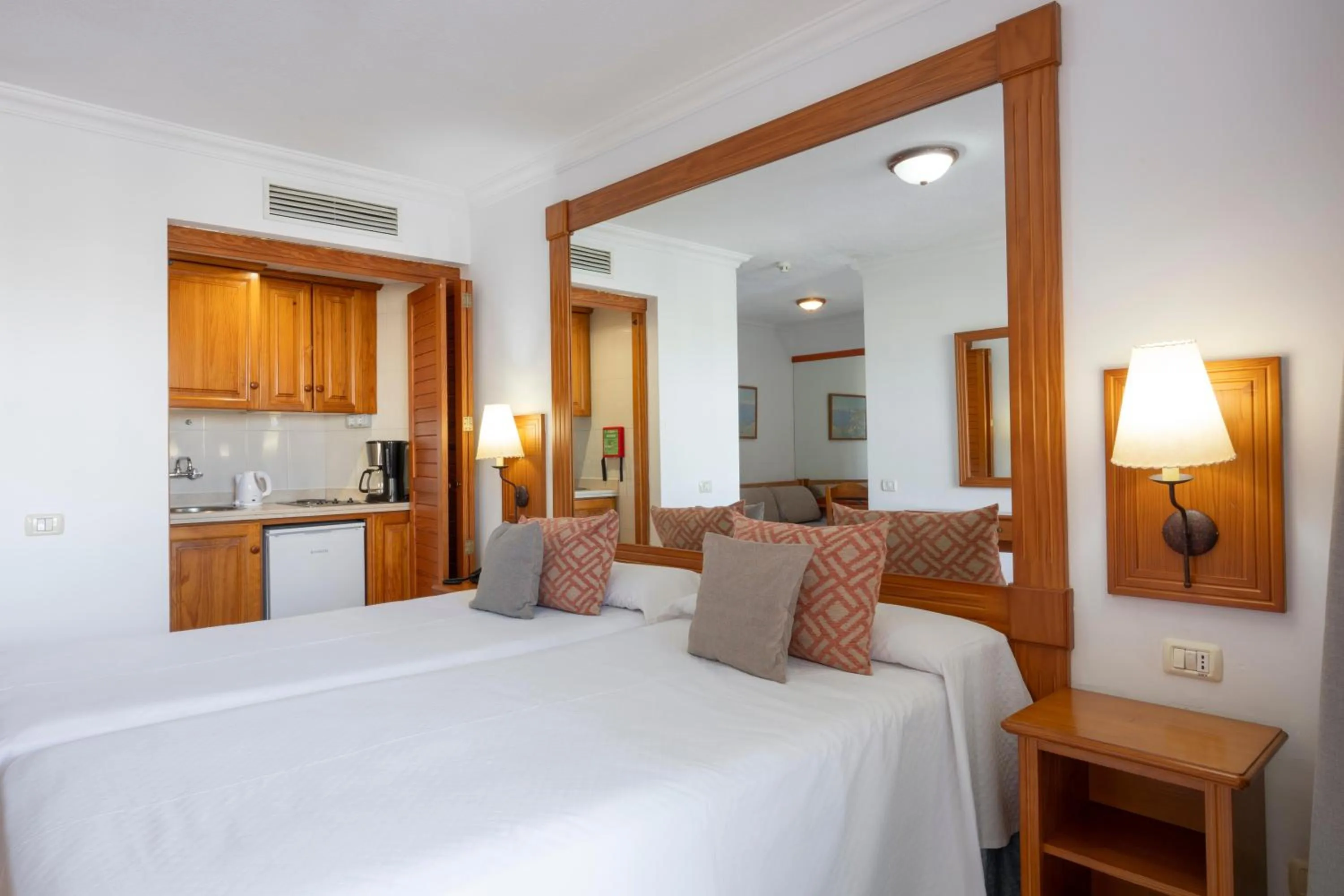 Photo of the whole room, Bed in GF Noelia