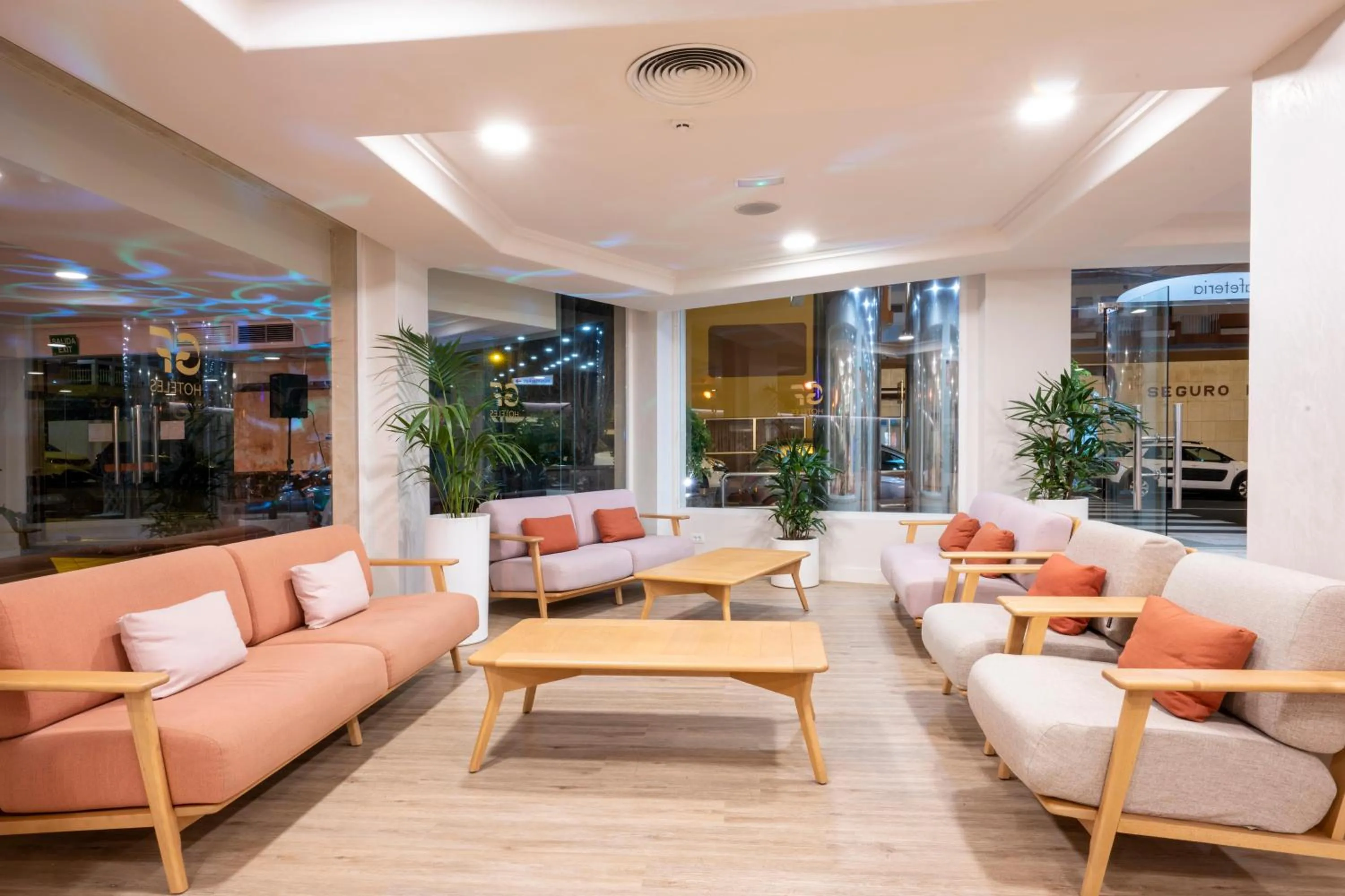 Lobby or reception in GF Noelia