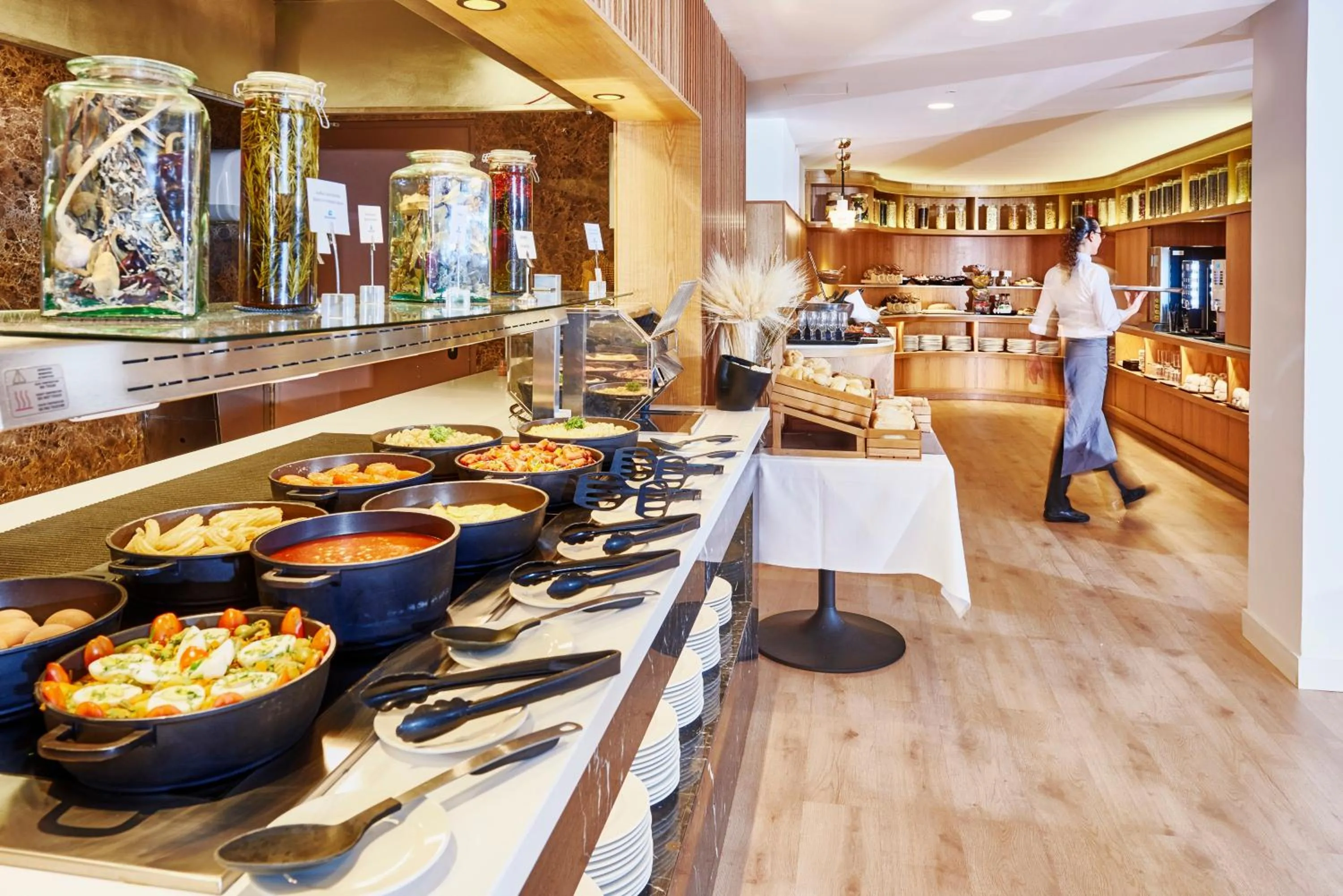 Restaurant/places to eat in Flamingo Beach Mate