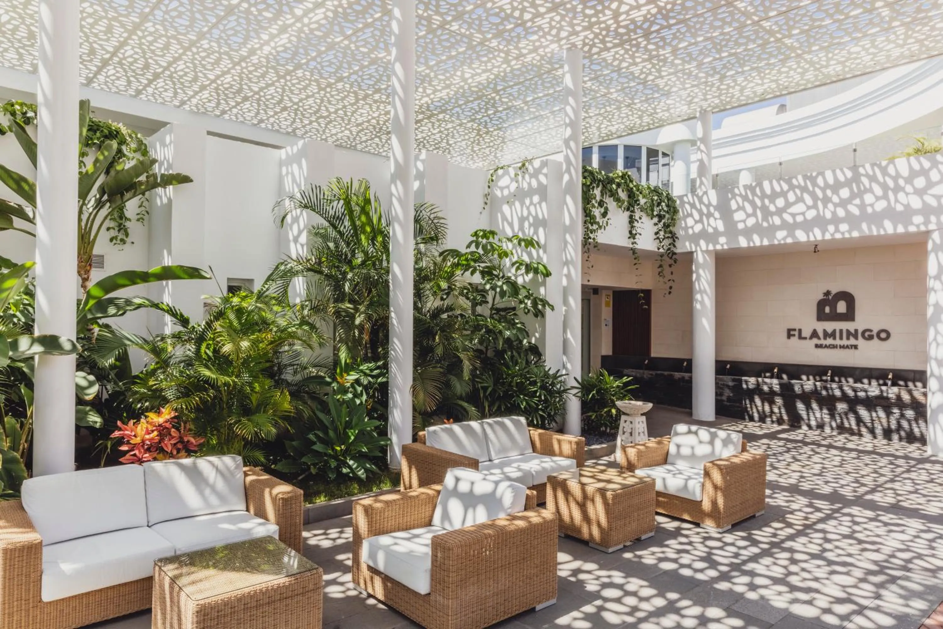 Seating area in Flamingo Beach Mate