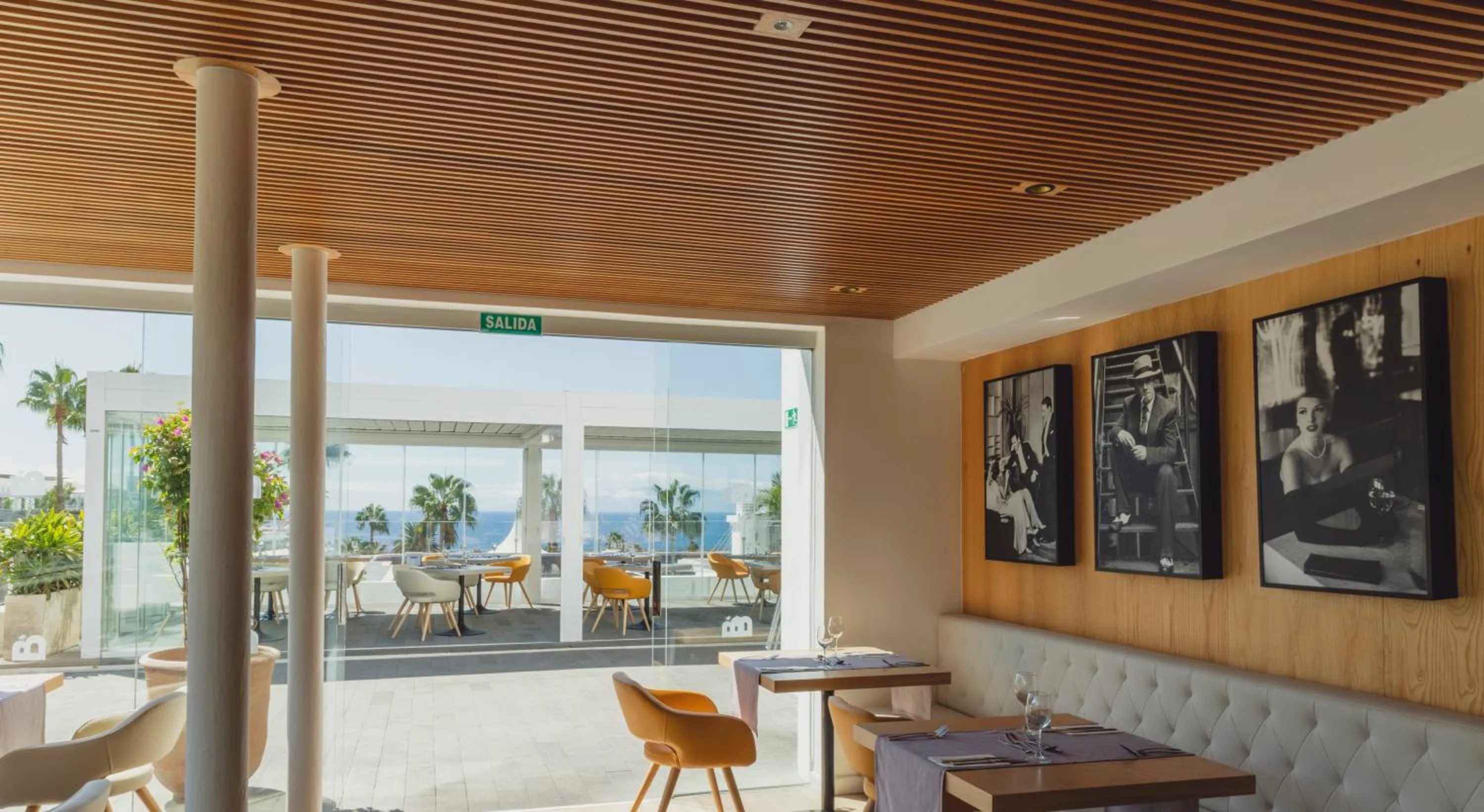 Restaurant/places to eat in Flamingo Beach Mate