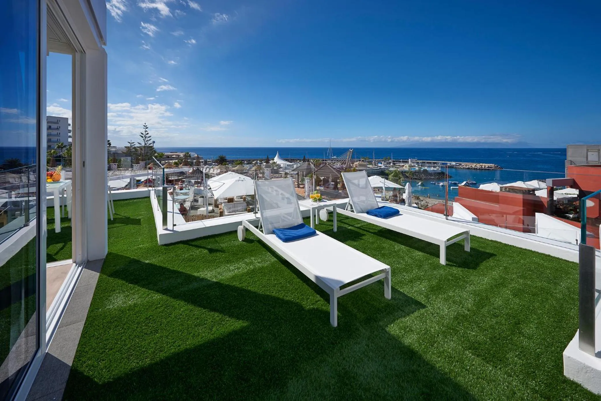 Balcony/Terrace in Flamingo Beach Mate