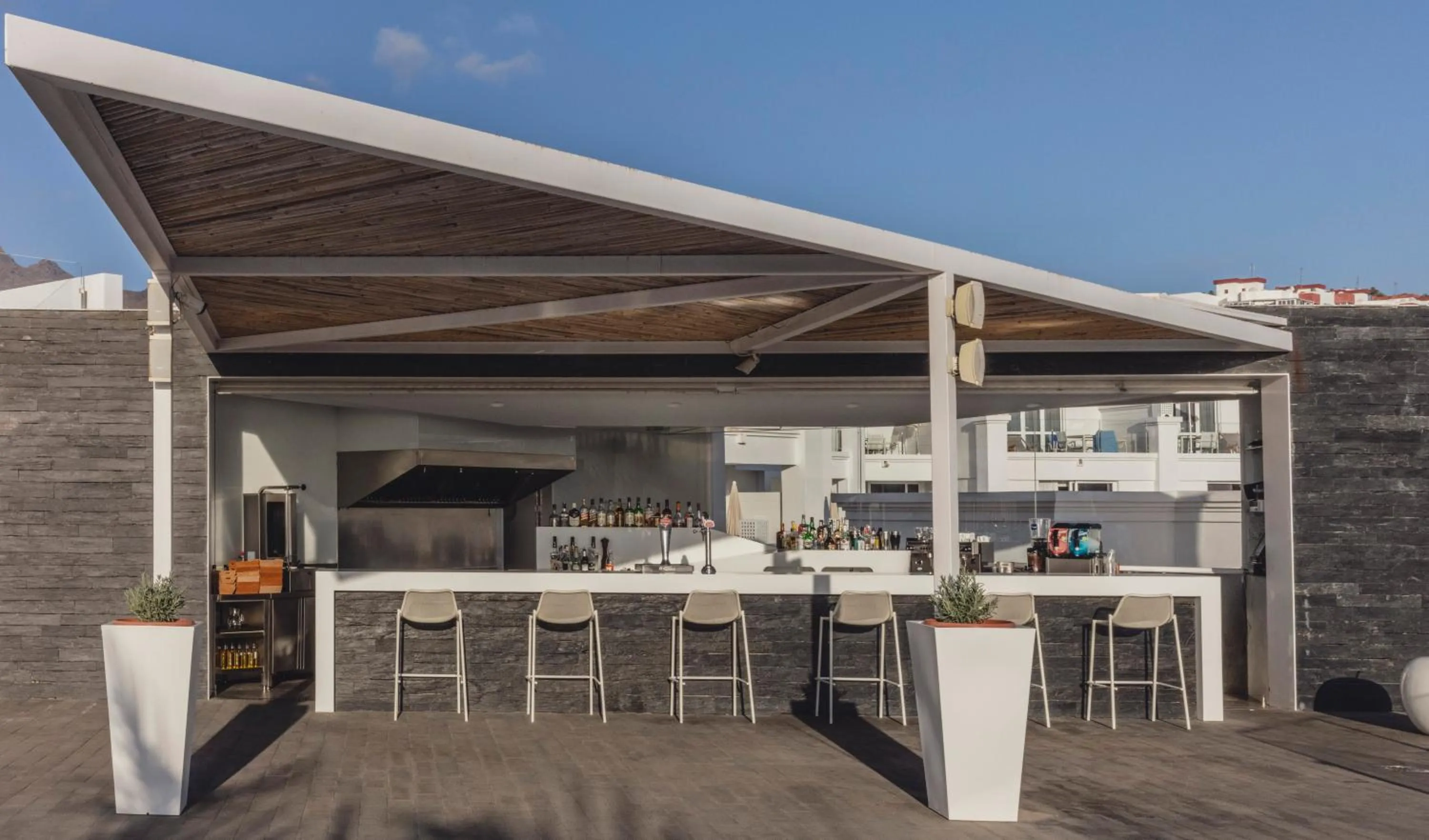 Lounge or bar in Flamingo Beach Mate