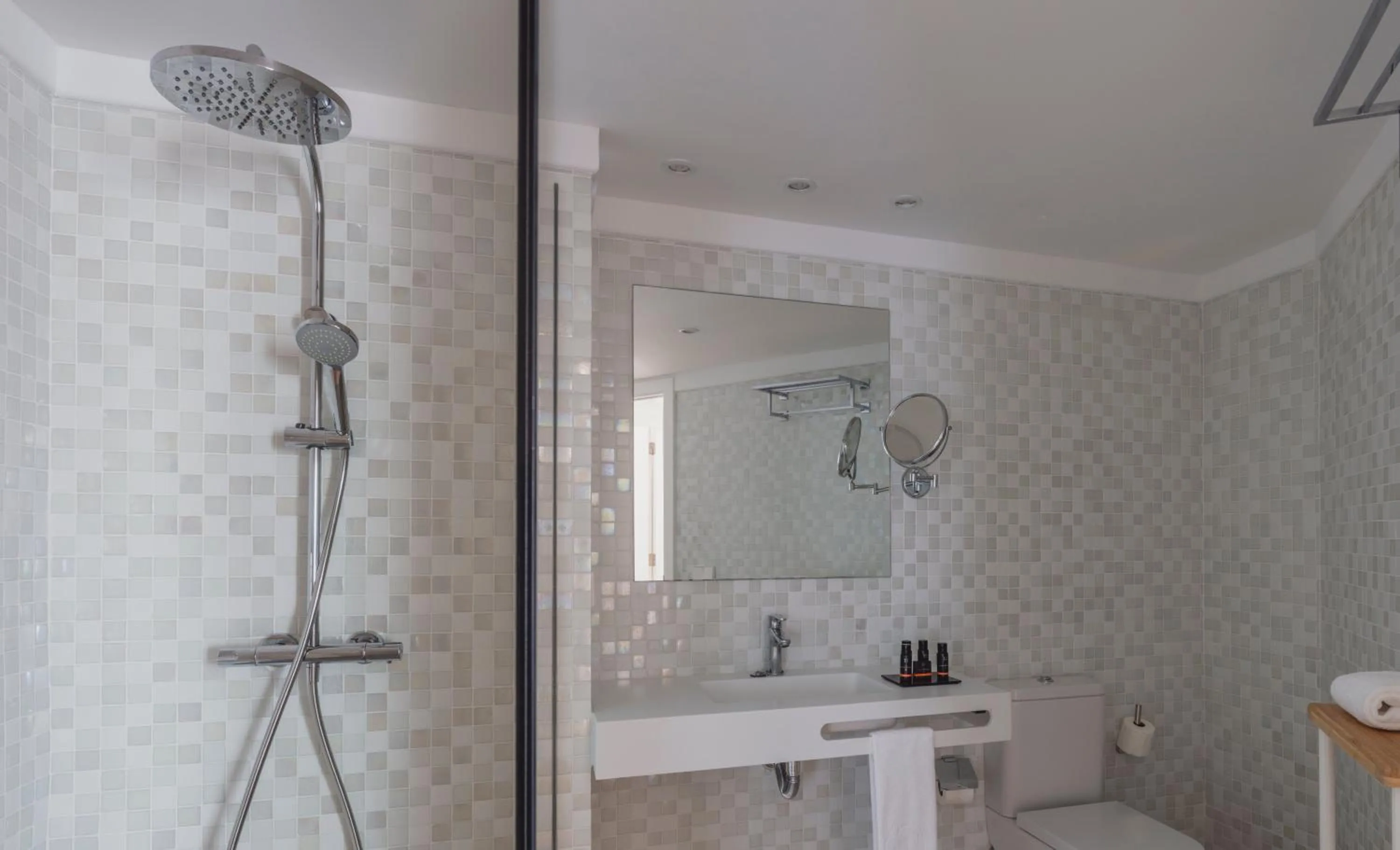 Bathroom in Flamingo Beach Mate