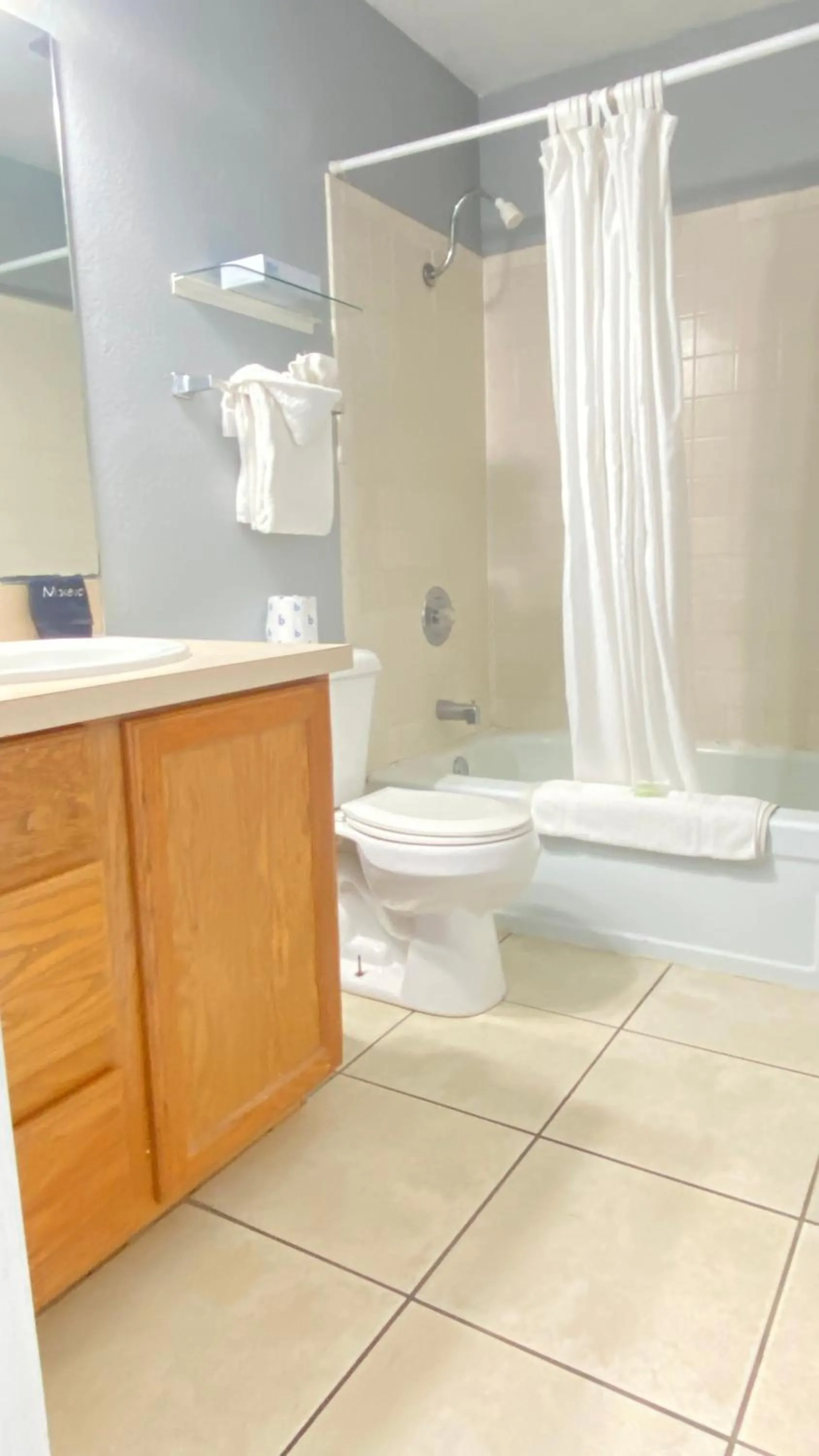 Ocean Shores Inn & Suites