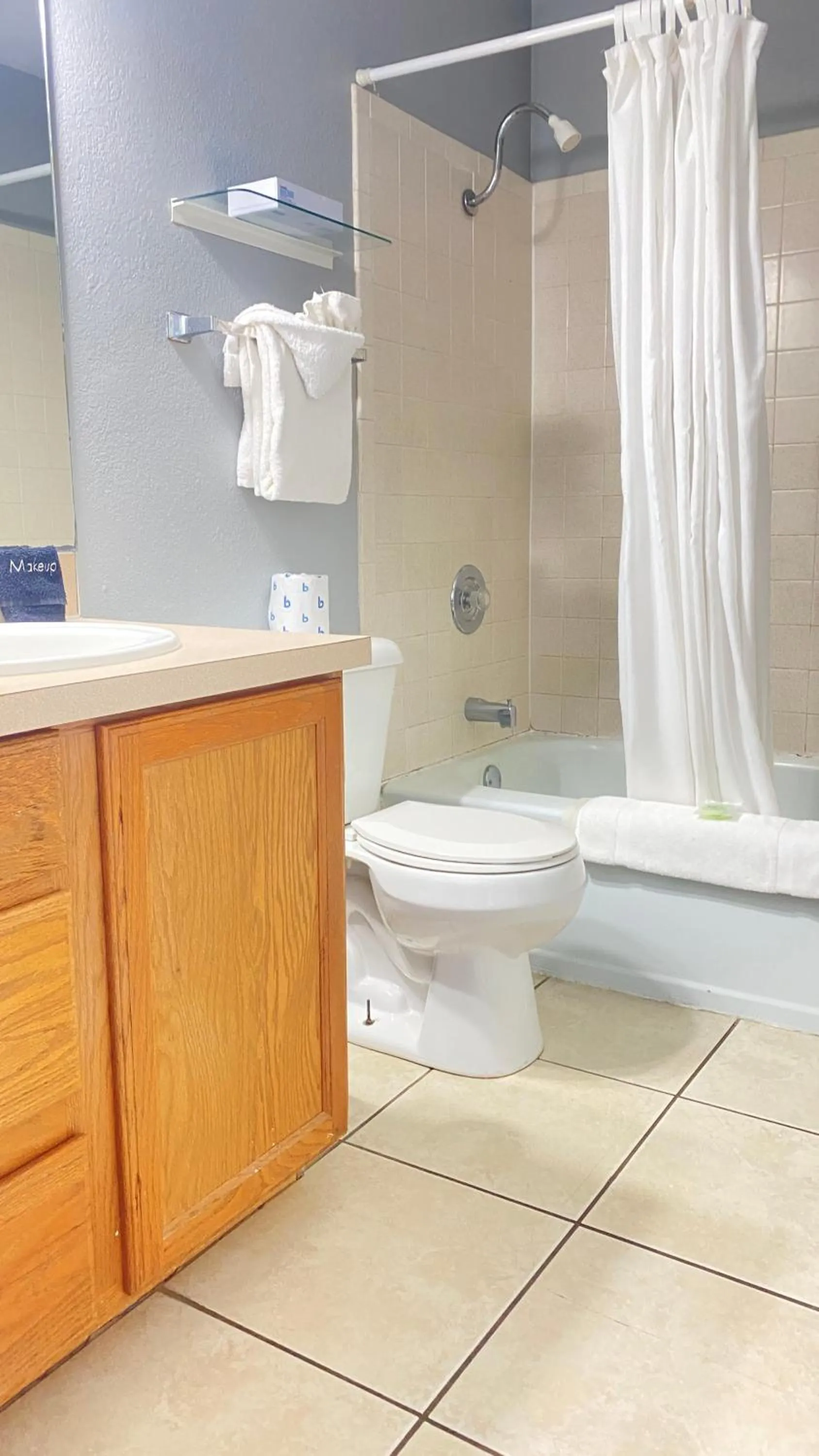 Ocean Shores Inn & Suites