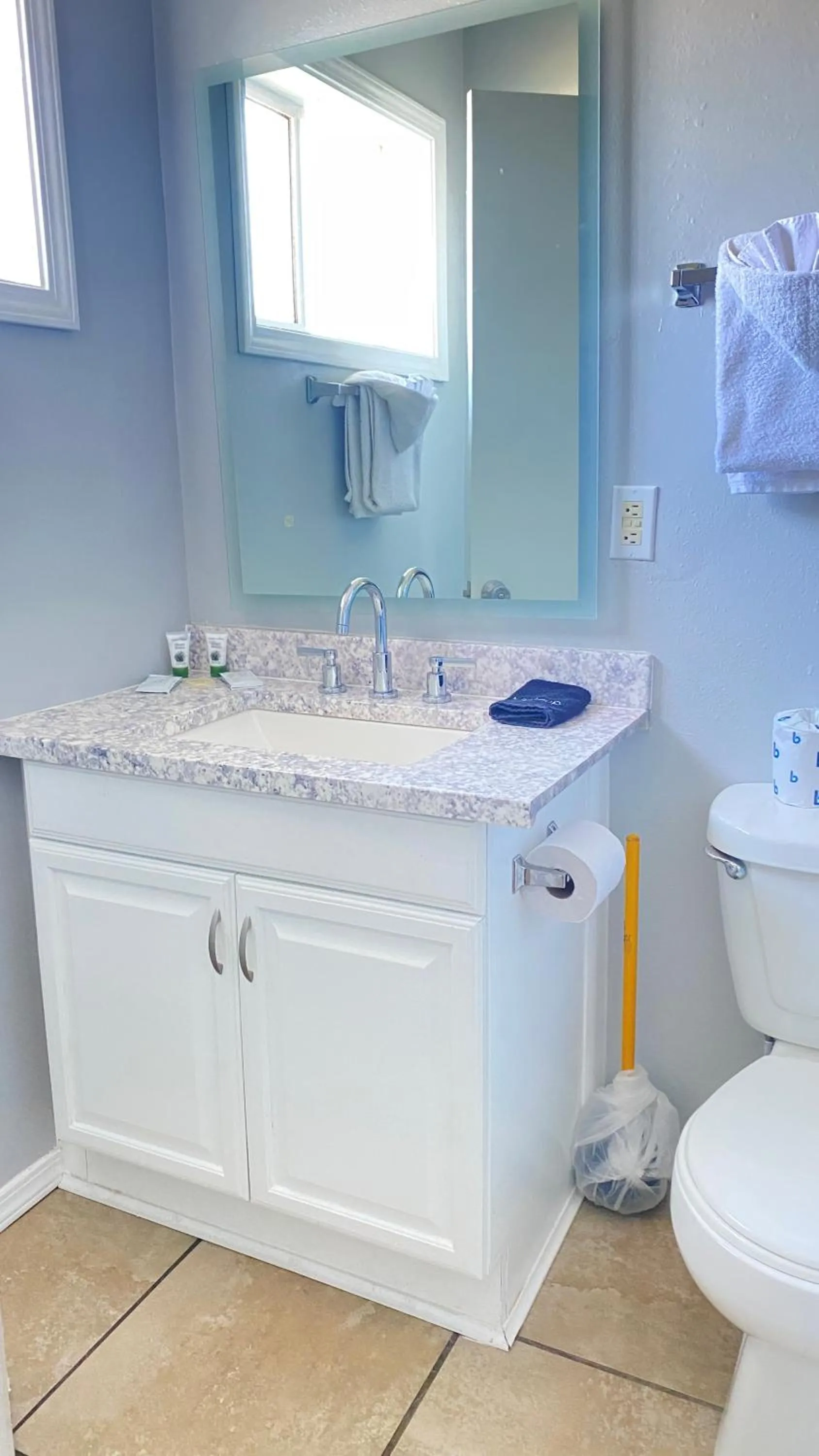 Ocean Shores Inn & Suites