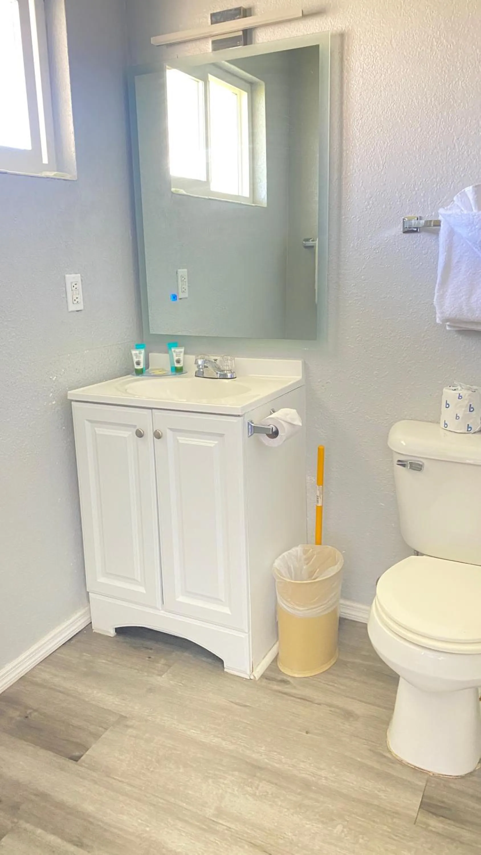 Ocean Shores Inn & Suites