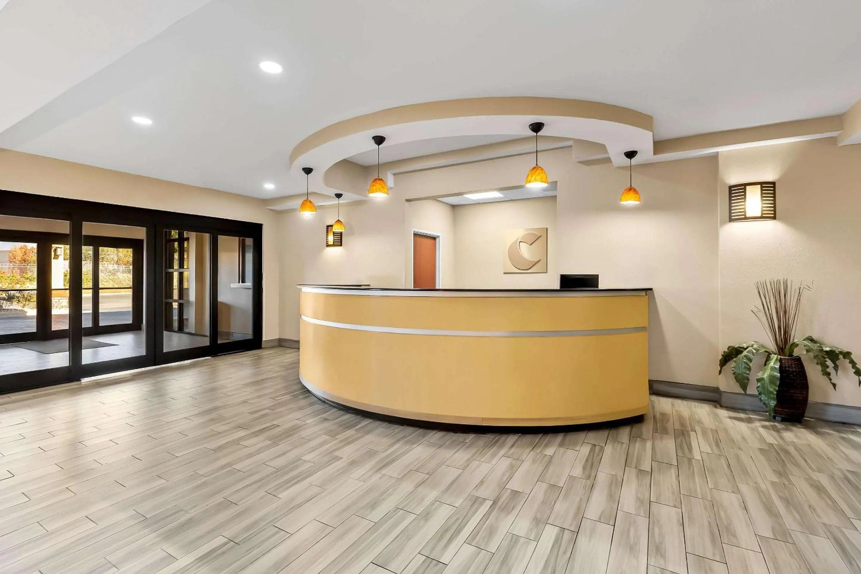 On-site shops in Comfort Suites Panama City near Tyndall AFB