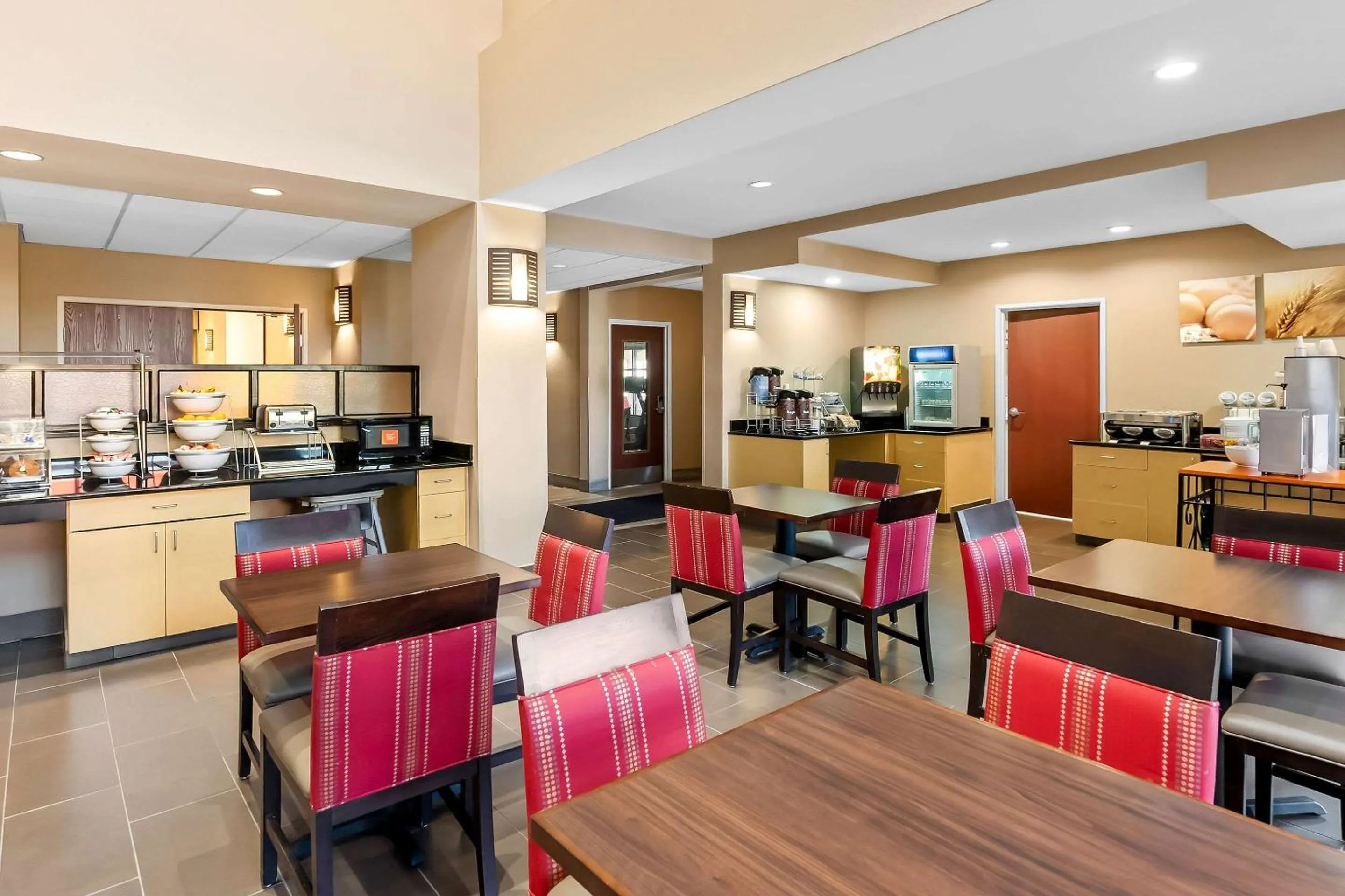 Breakfast in Comfort Suites Panama City near Tyndall AFB