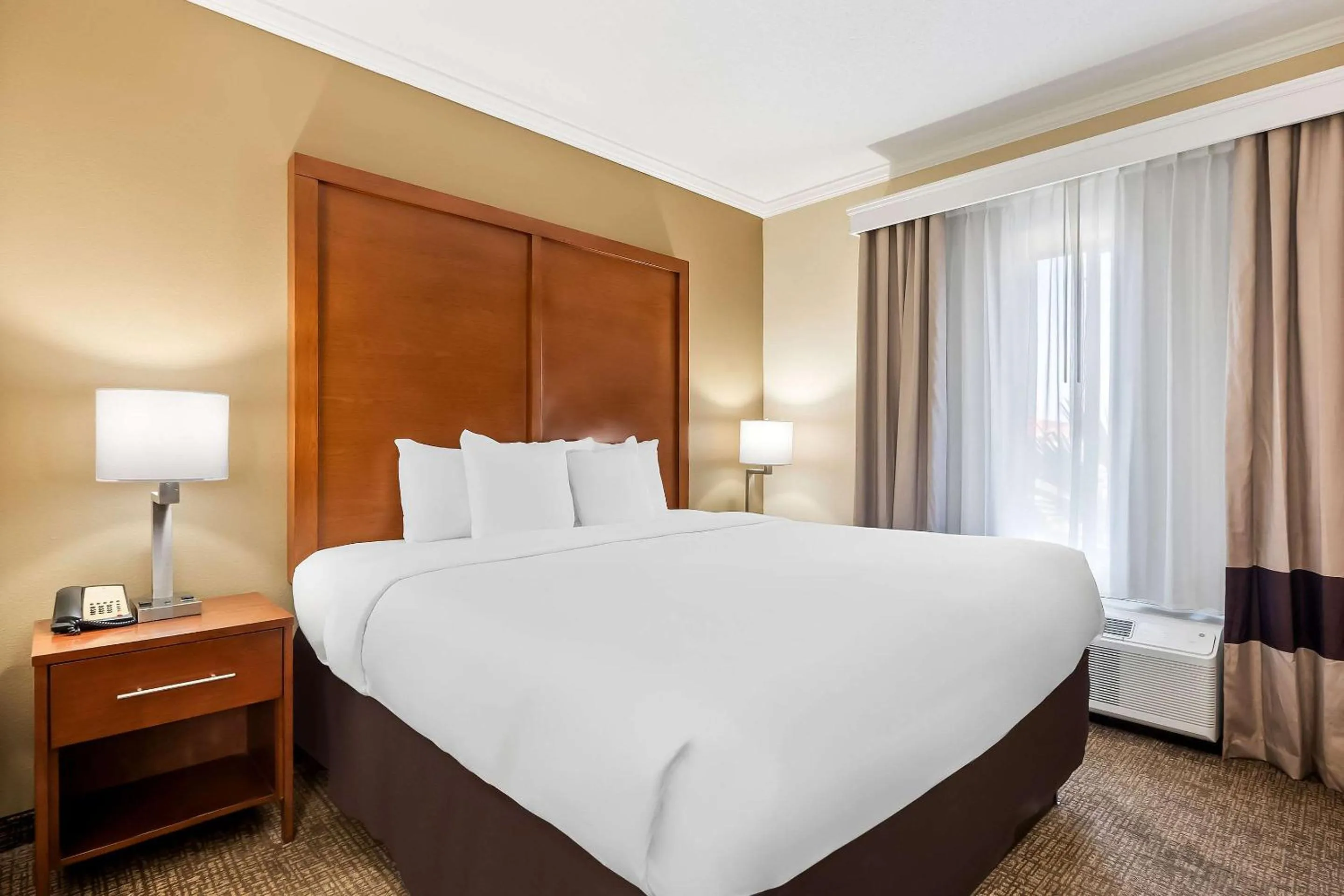 Bedroom, Bed in Comfort Suites Panama City near Tyndall AFB