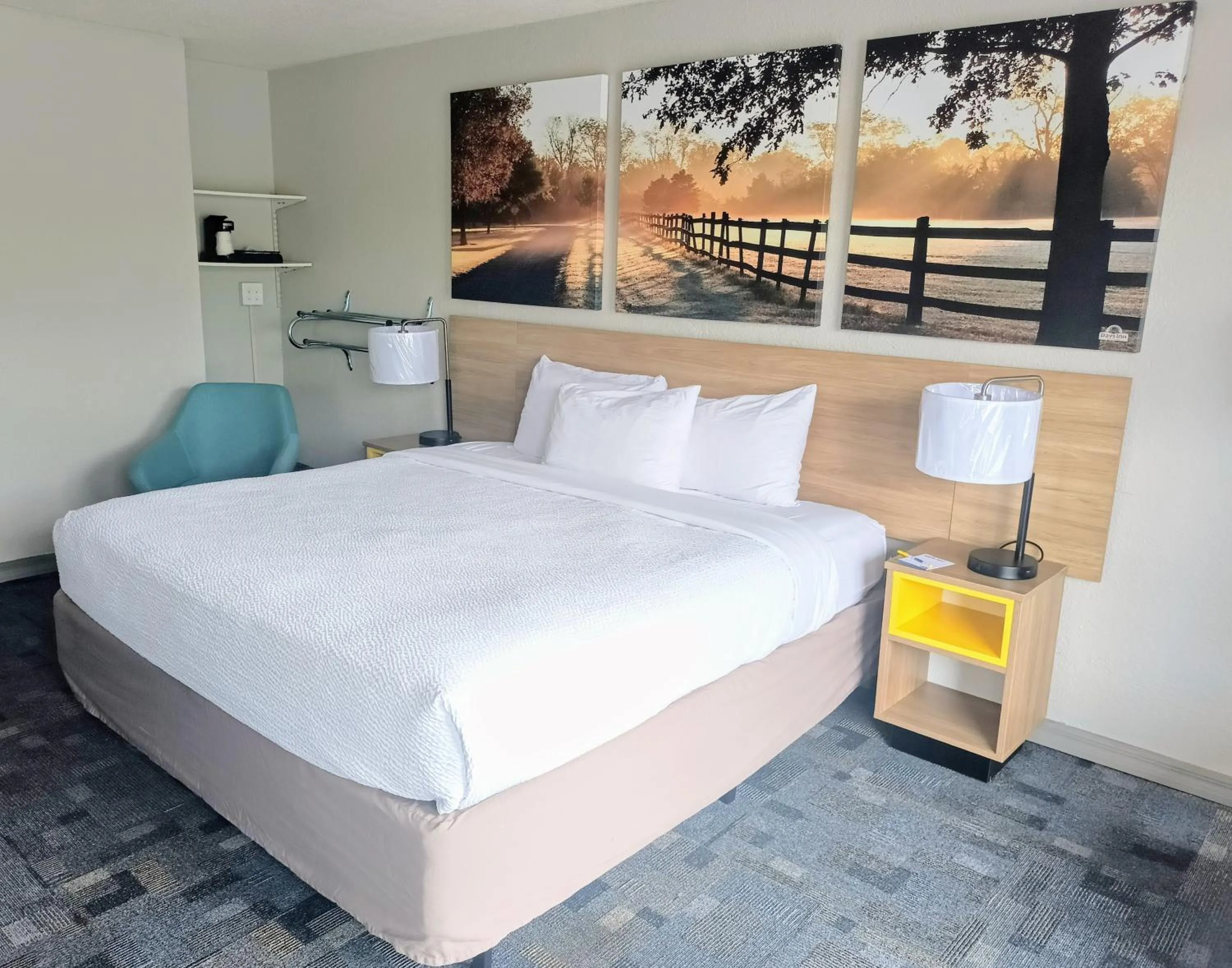 Bed in Days Inn by Wyndham Wildwood I-75