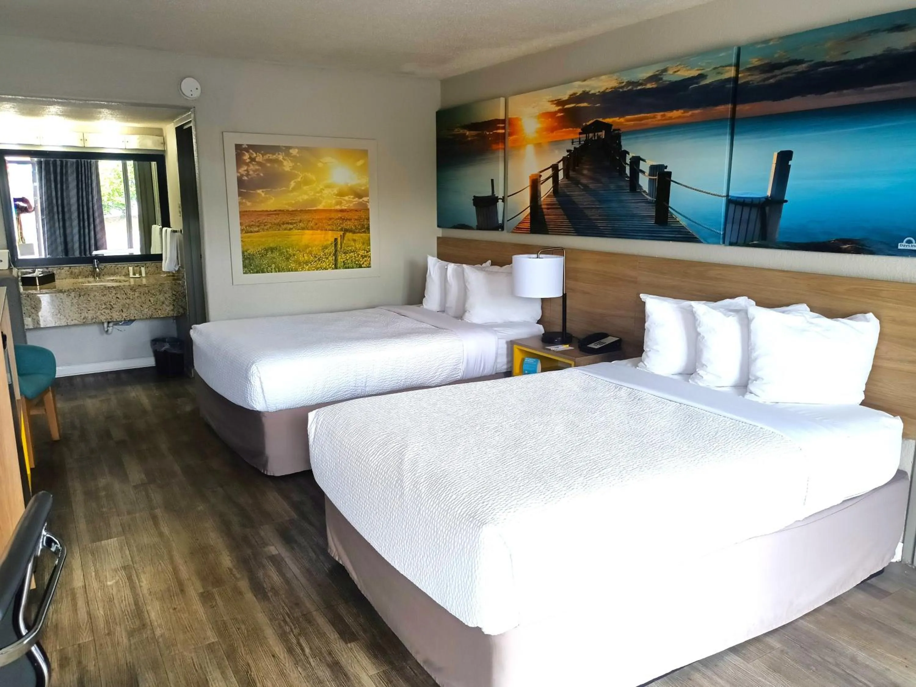 Bed in Days Inn by Wyndham Wildwood I-75