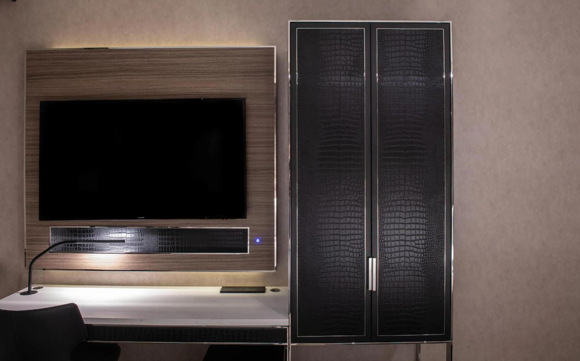 TV and multimedia in Aliz Hotel Times Square