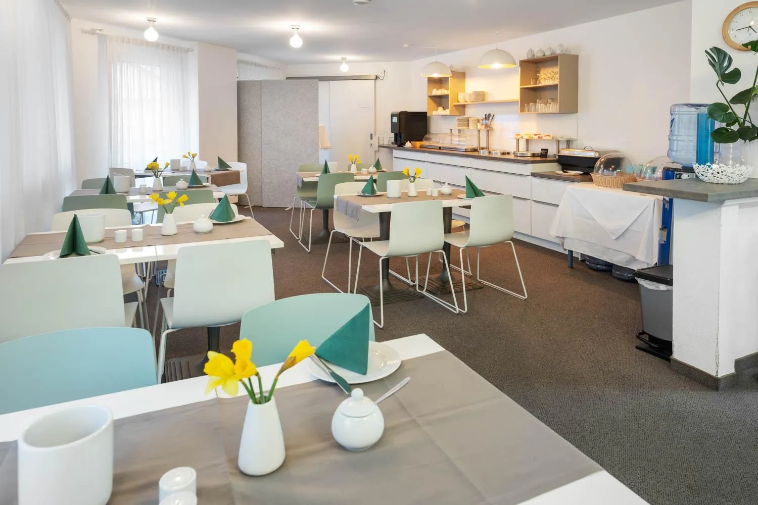 Restaurant/places to eat in Appartis - Hotel am Stadtpark