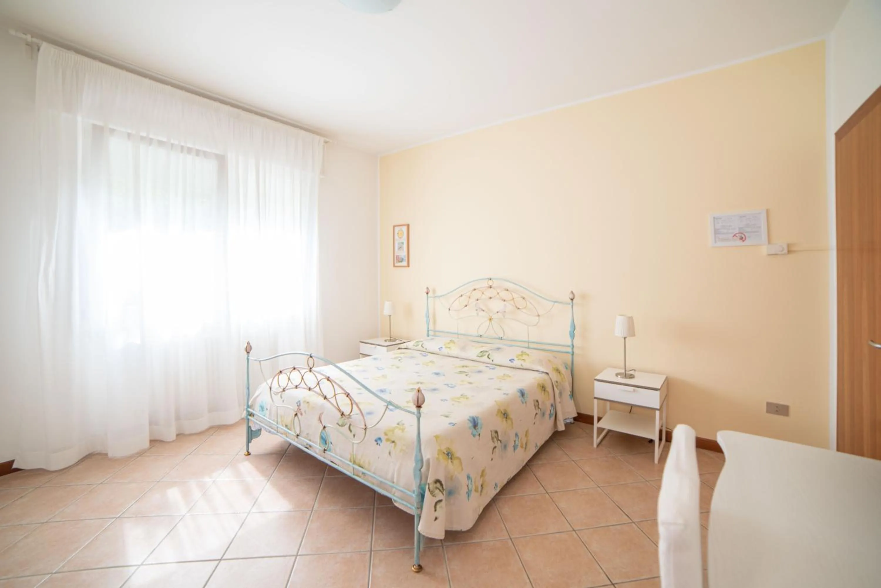 Photo of the whole room, Bed in B&B BrentaGiardino