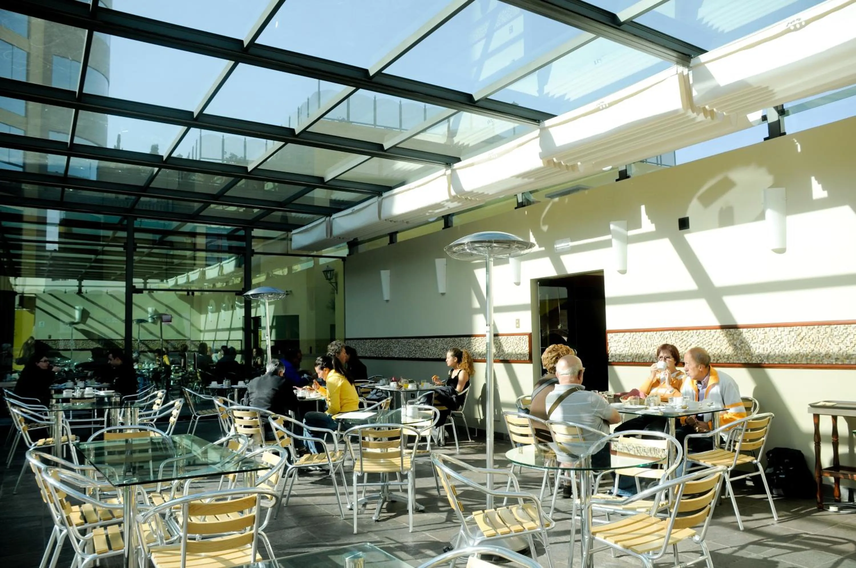 Restaurant/places to eat in El Cabildo Hotel