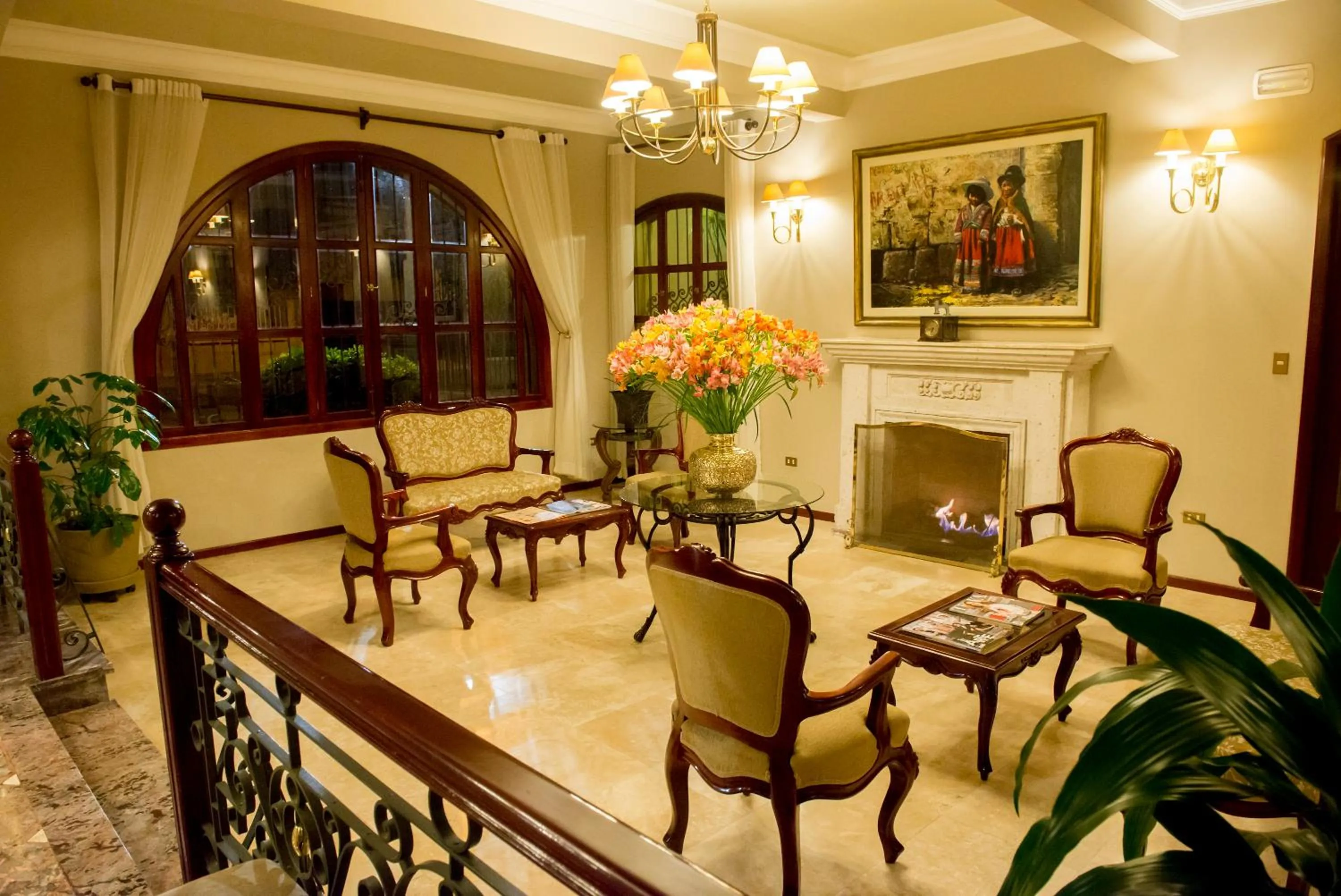 Living room in El Cabildo Hotel