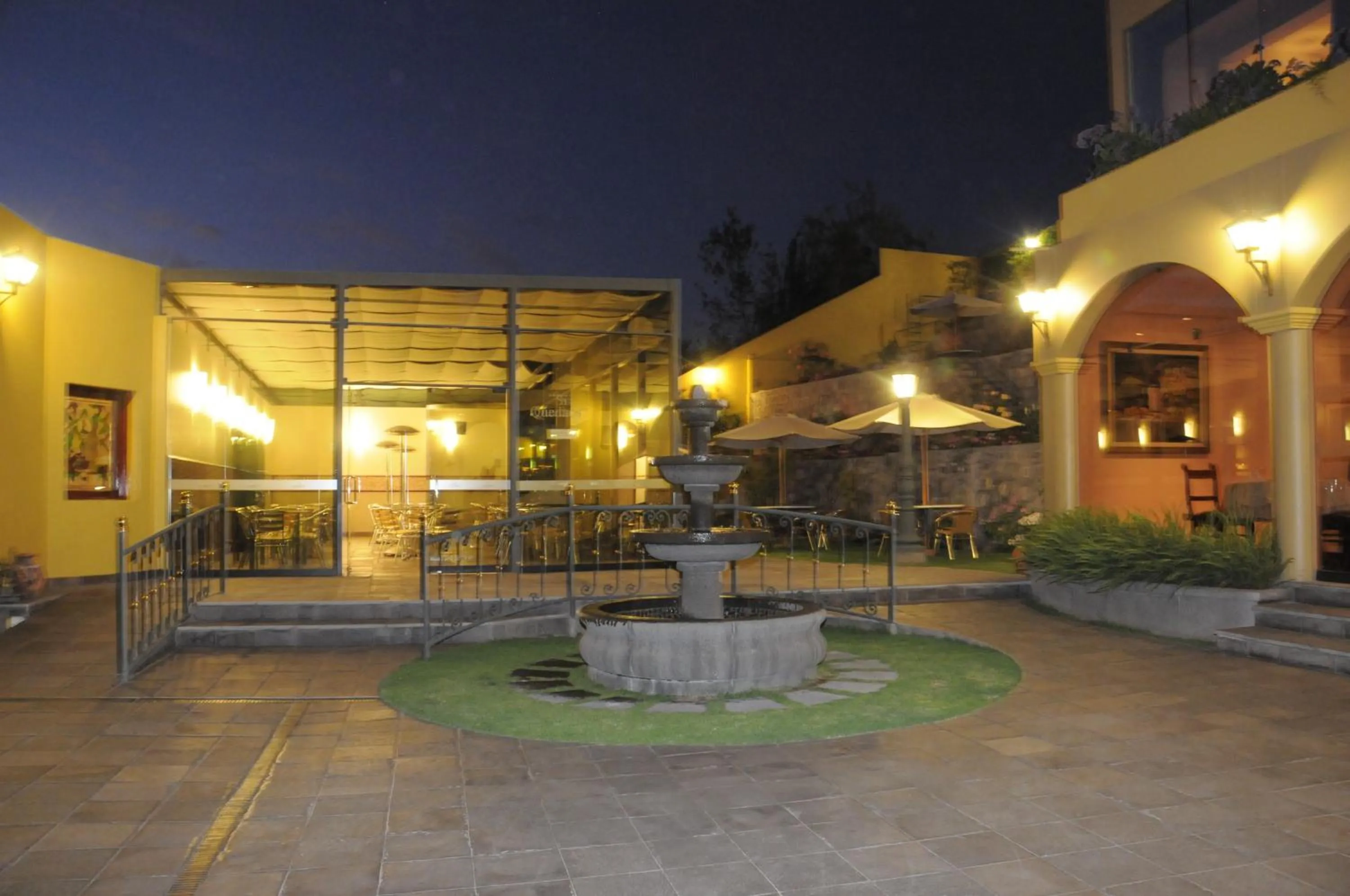 Night in El Cabildo Hotel