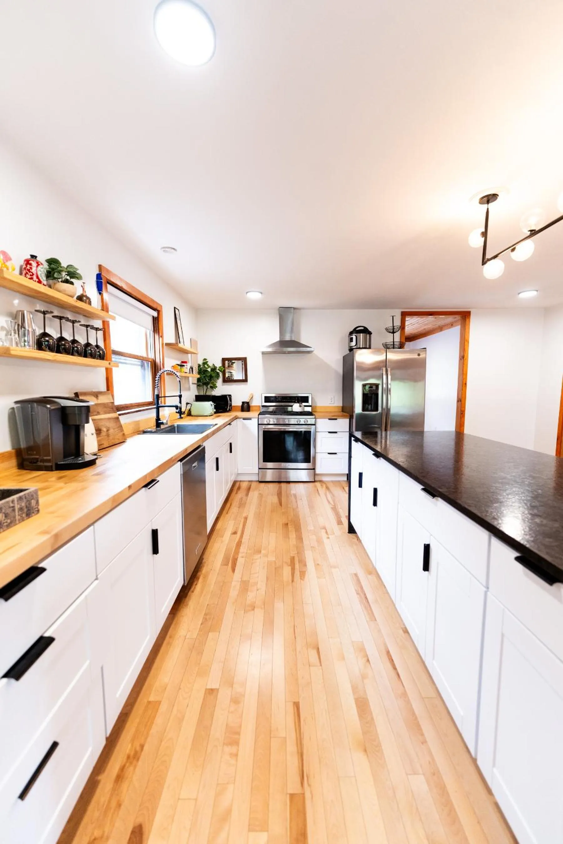 Kitchen or kitchenette in The Boha Hotel
