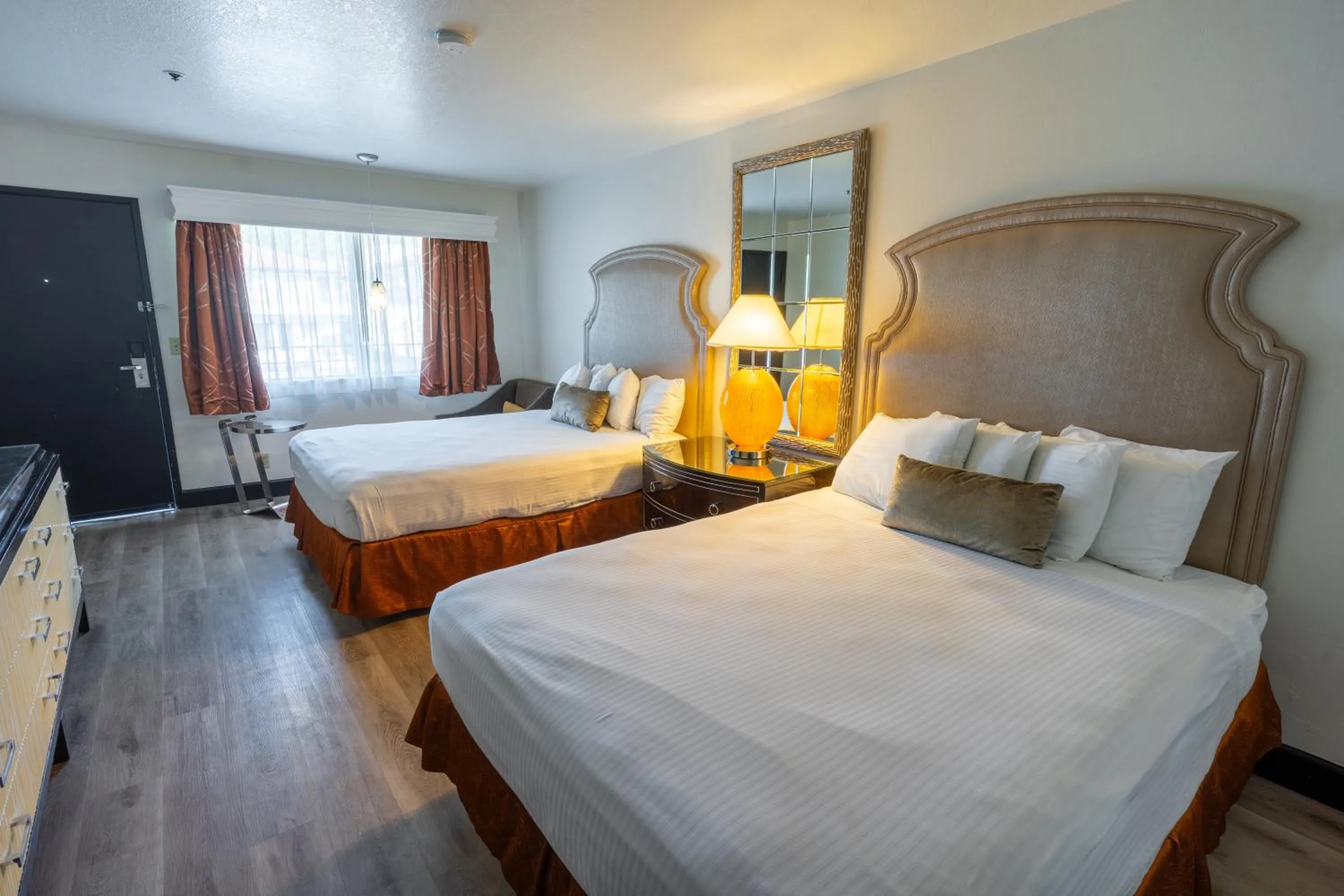 Photo of the whole room, Bed in Sands Inn & Suites