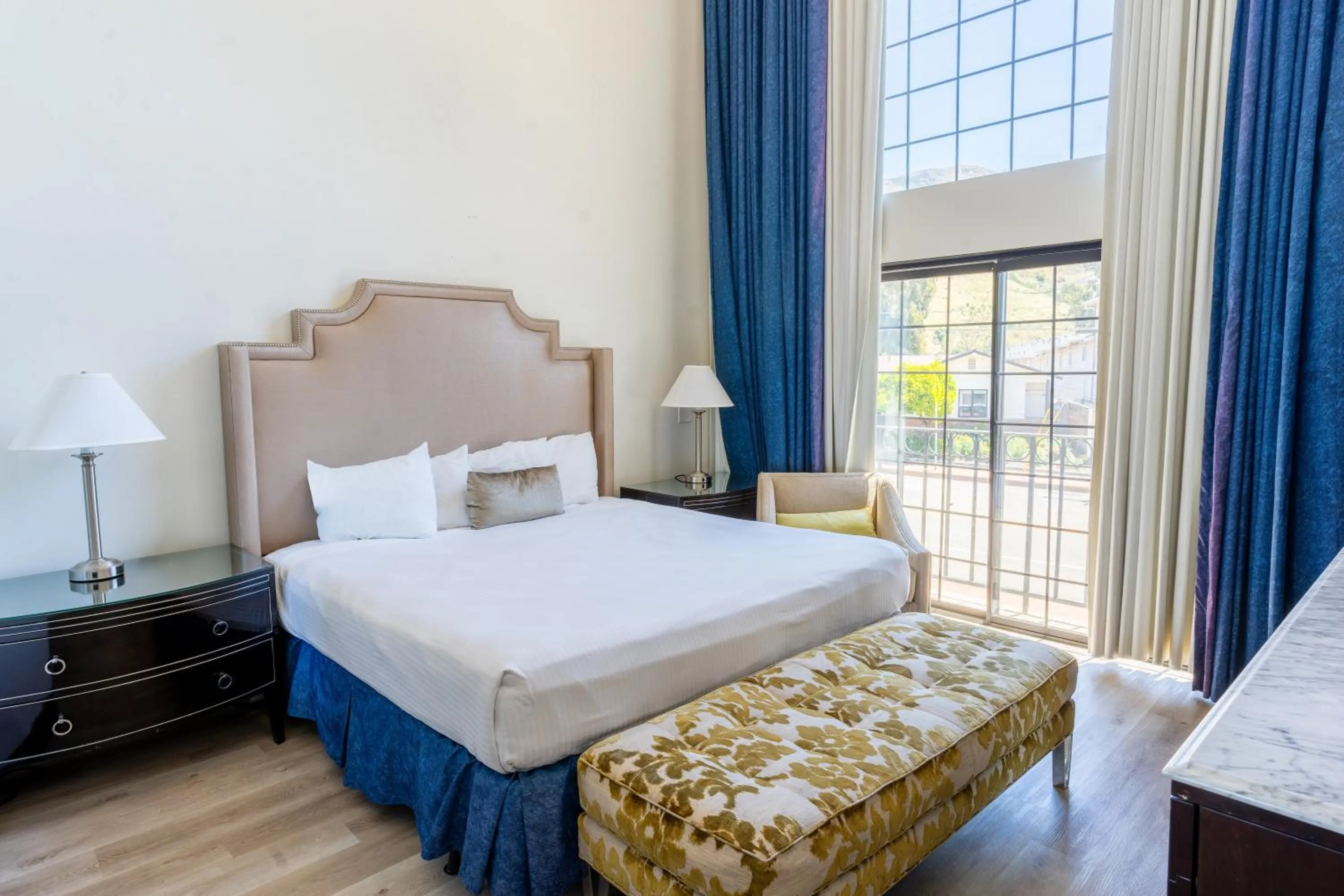 Bedroom, Bed in Sands Inn & Suites