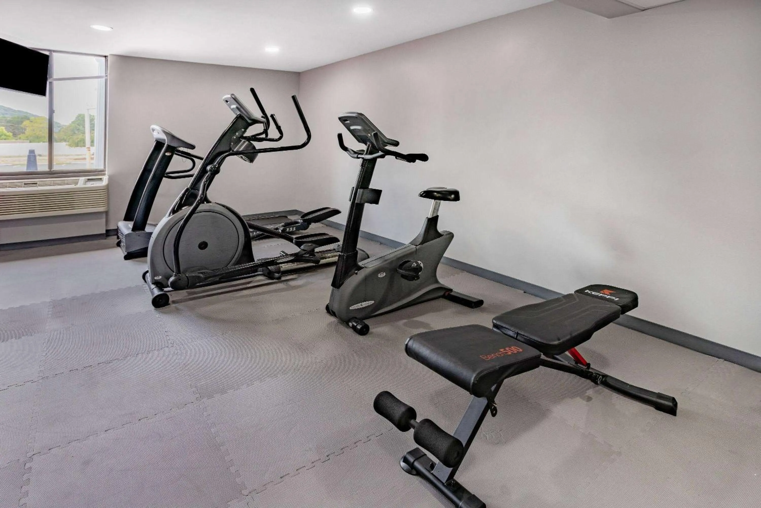 Fitness centre/facilities in Wingate by Wyndham Fishkill