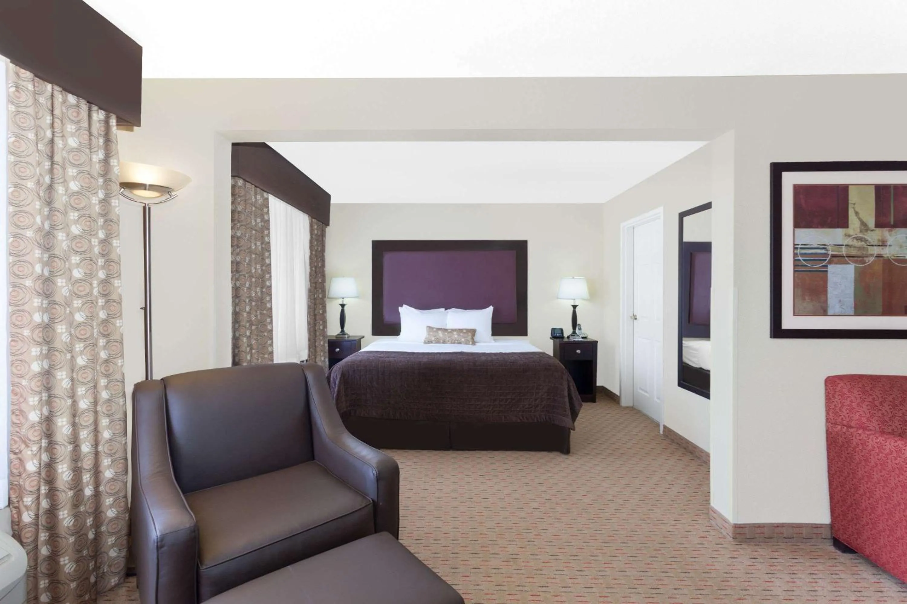 Photo of the whole room, Bed in Wingate by Wyndham Yuma