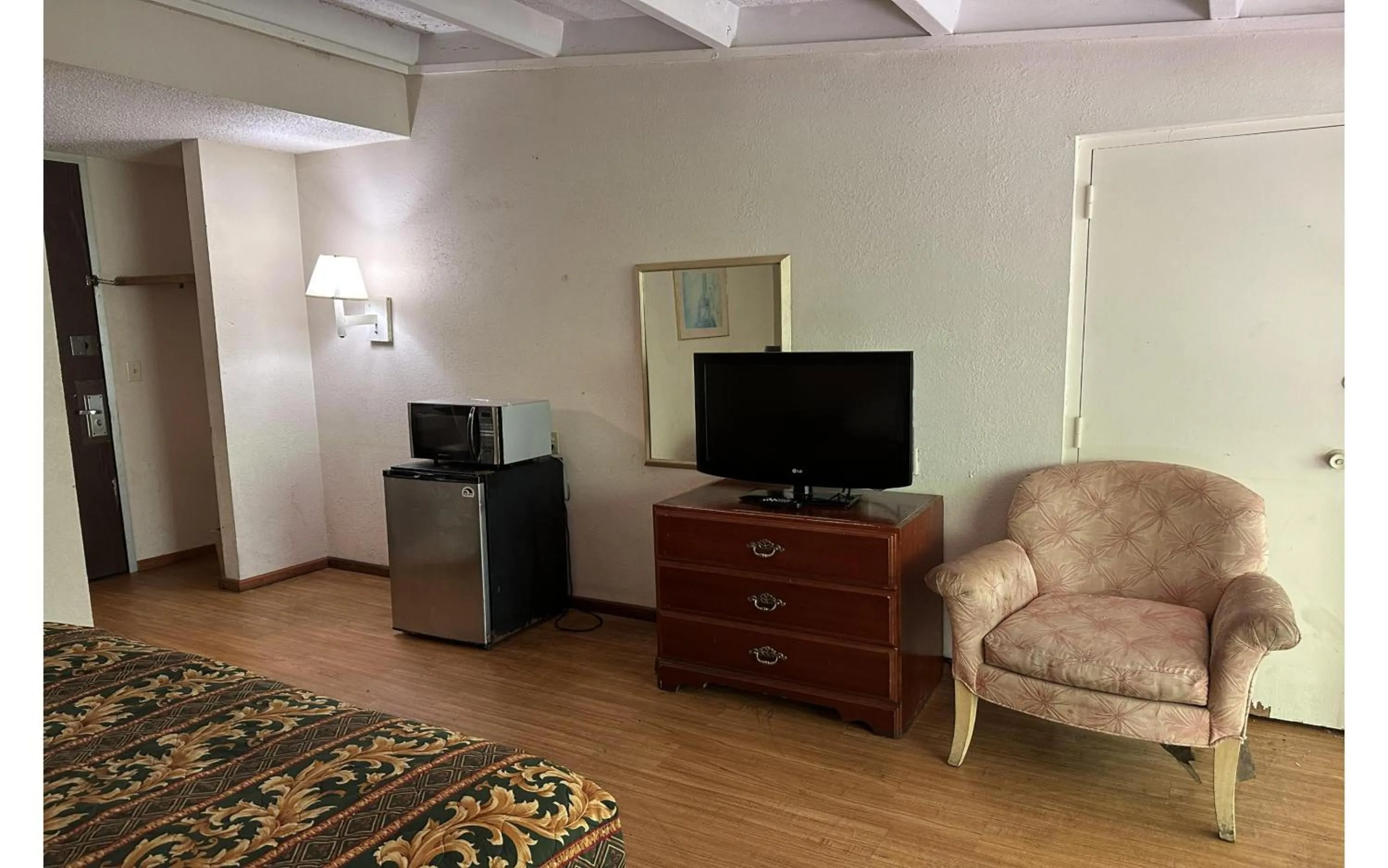 Bedroom in Kampus Inn by Hotel O Gainesville - University Area